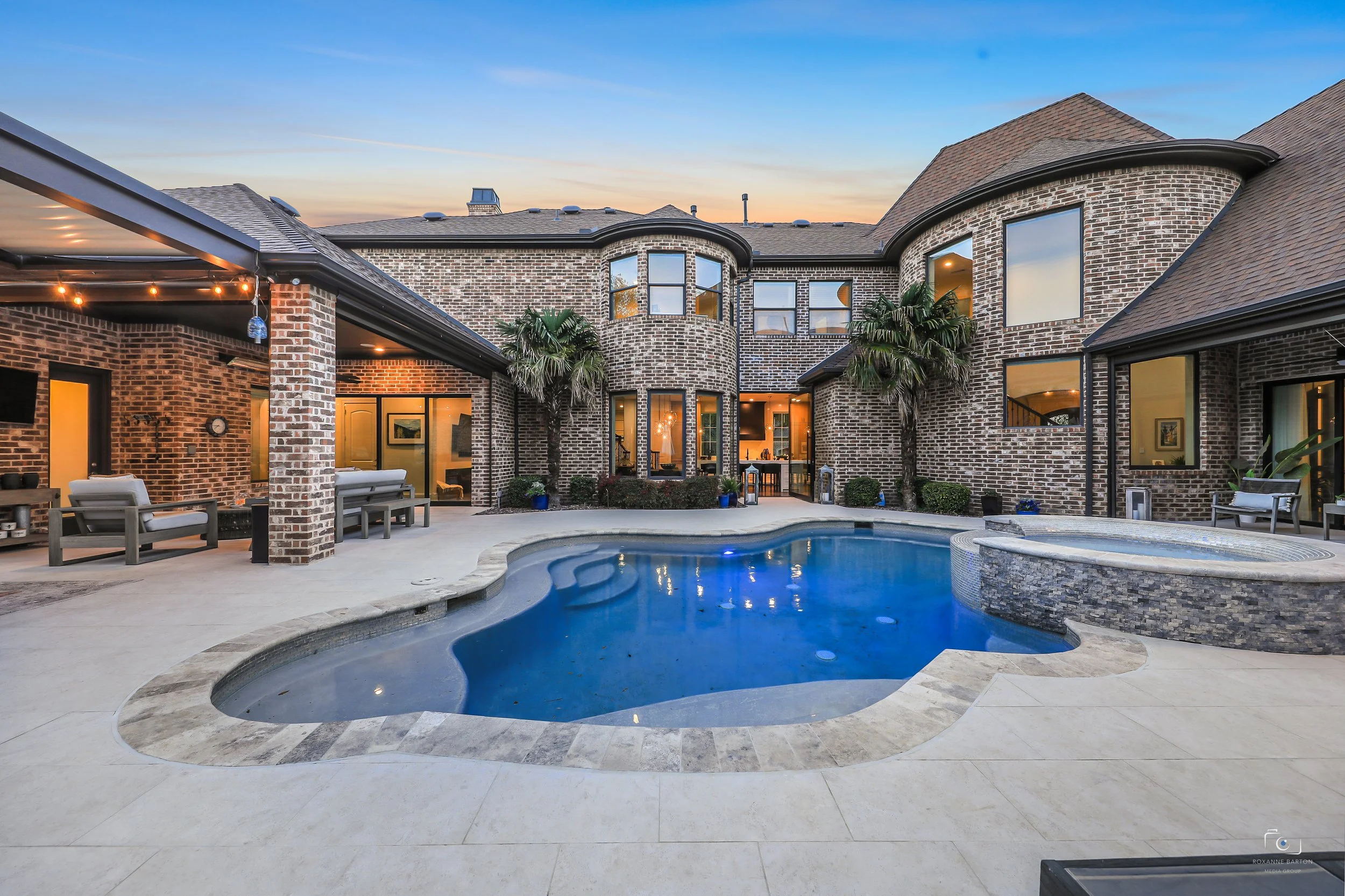 4975 Oak Knoll Lane