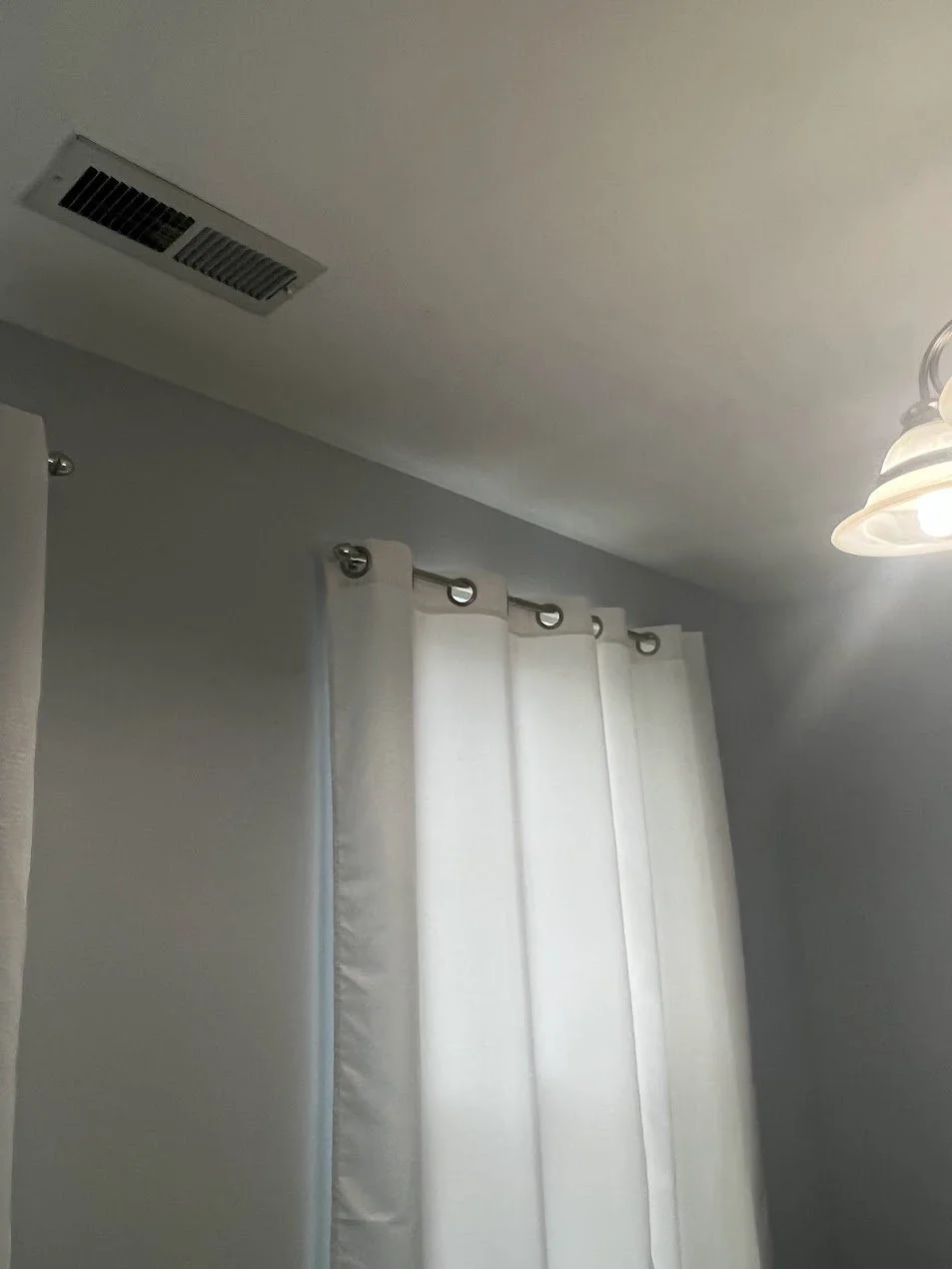 curtain rod hanging