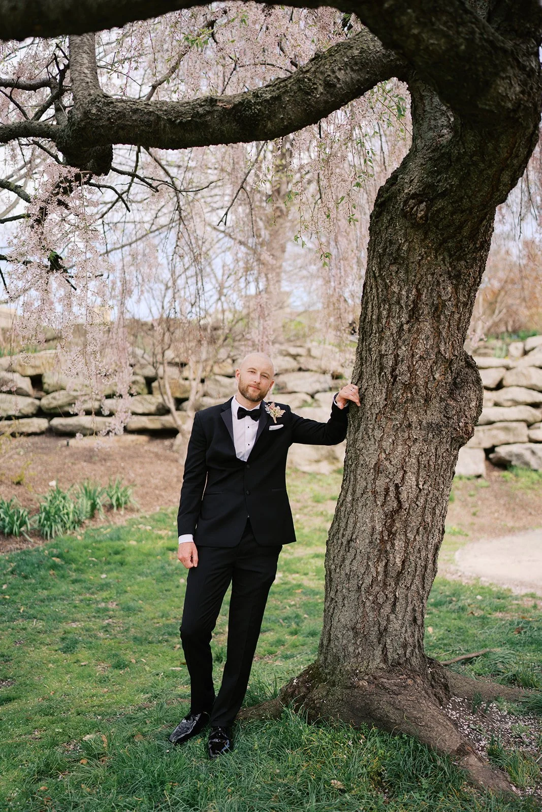 groom portrait in philadelphia, pa