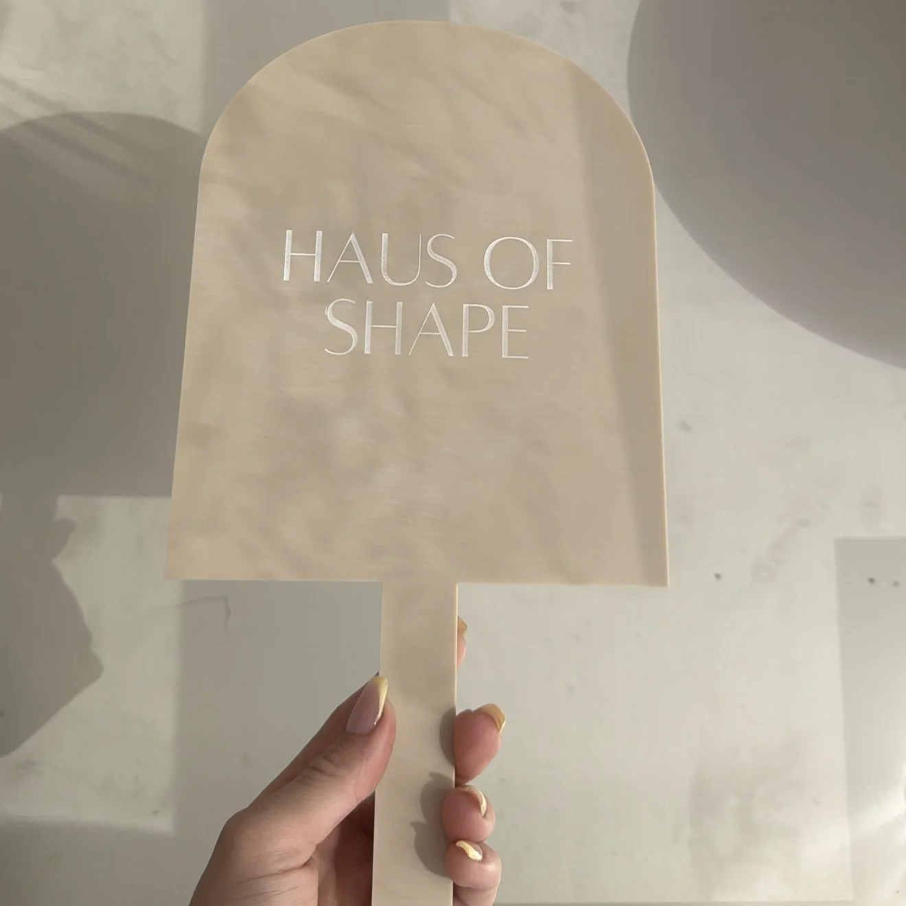 Handheld mirror