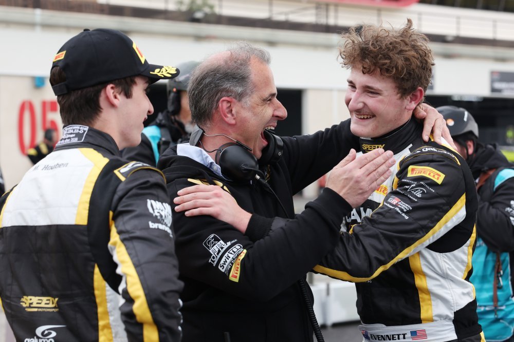 FANTASTIC FRANCE - EVENNETT SCORES PODIUM ON DEBUT IN EUROPEAN GT4