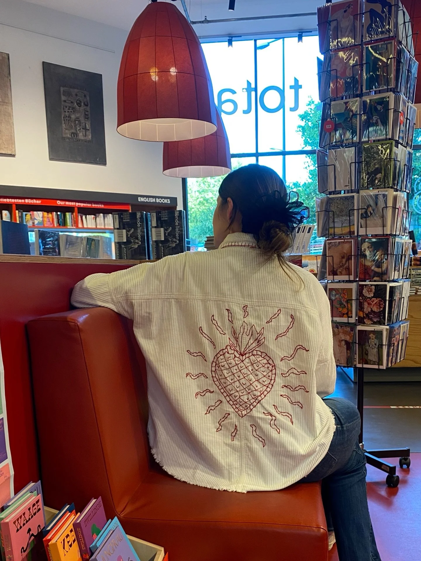 Tatuaje de Corasol en la segunda piel de @mapapimaaaa 💓🪡🌞