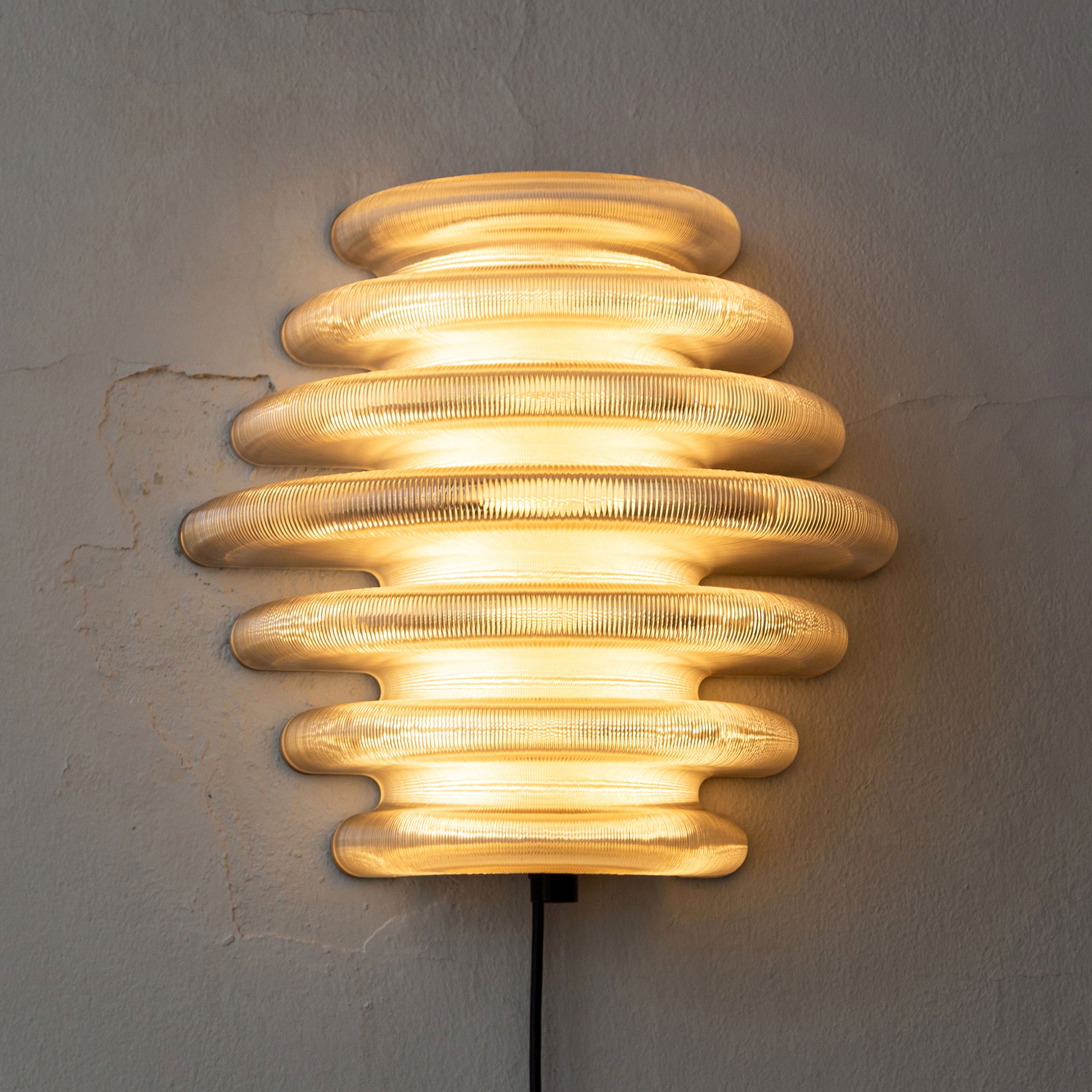 Hive wall lamp