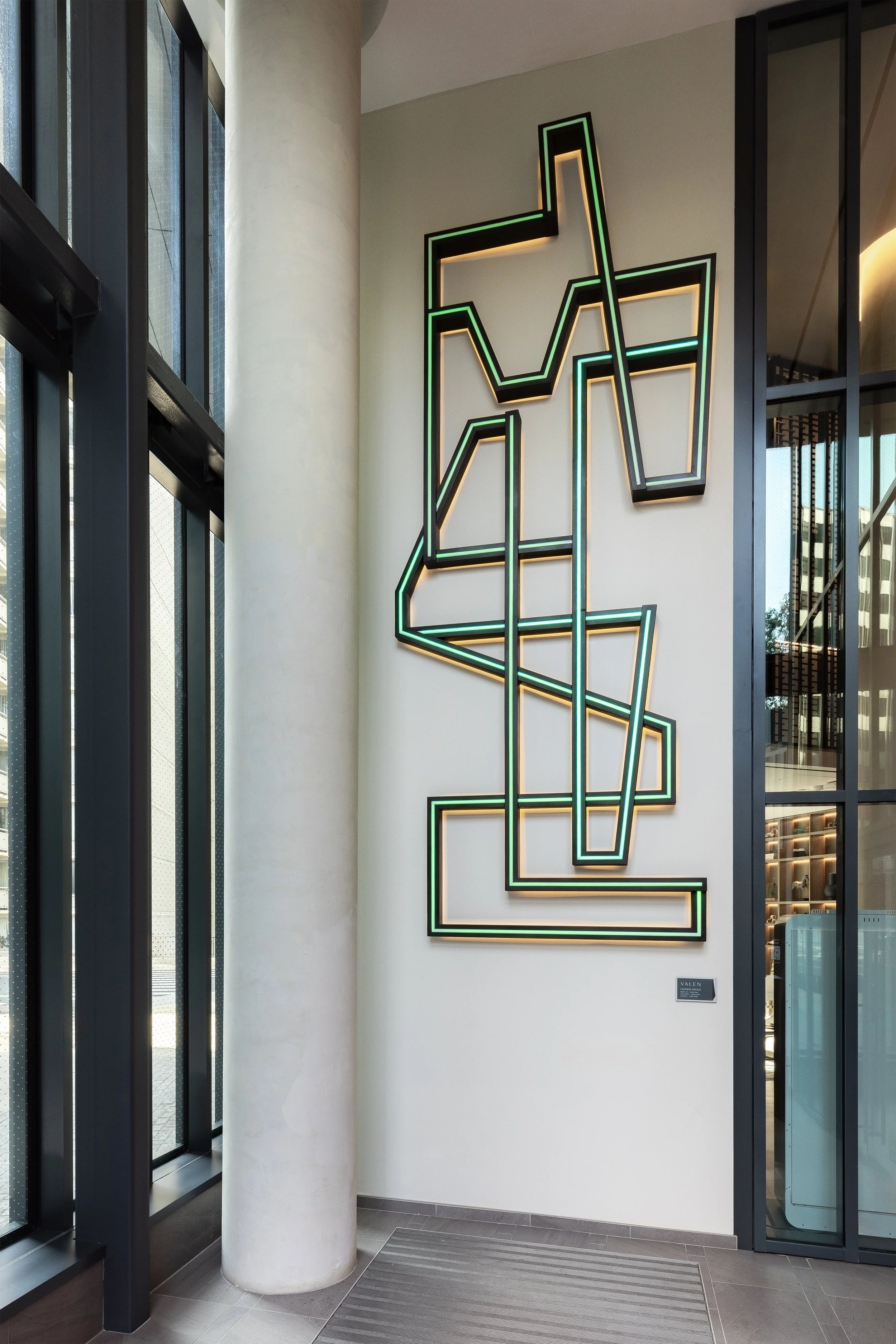 THE VALEN ENTRANCE I (VA)