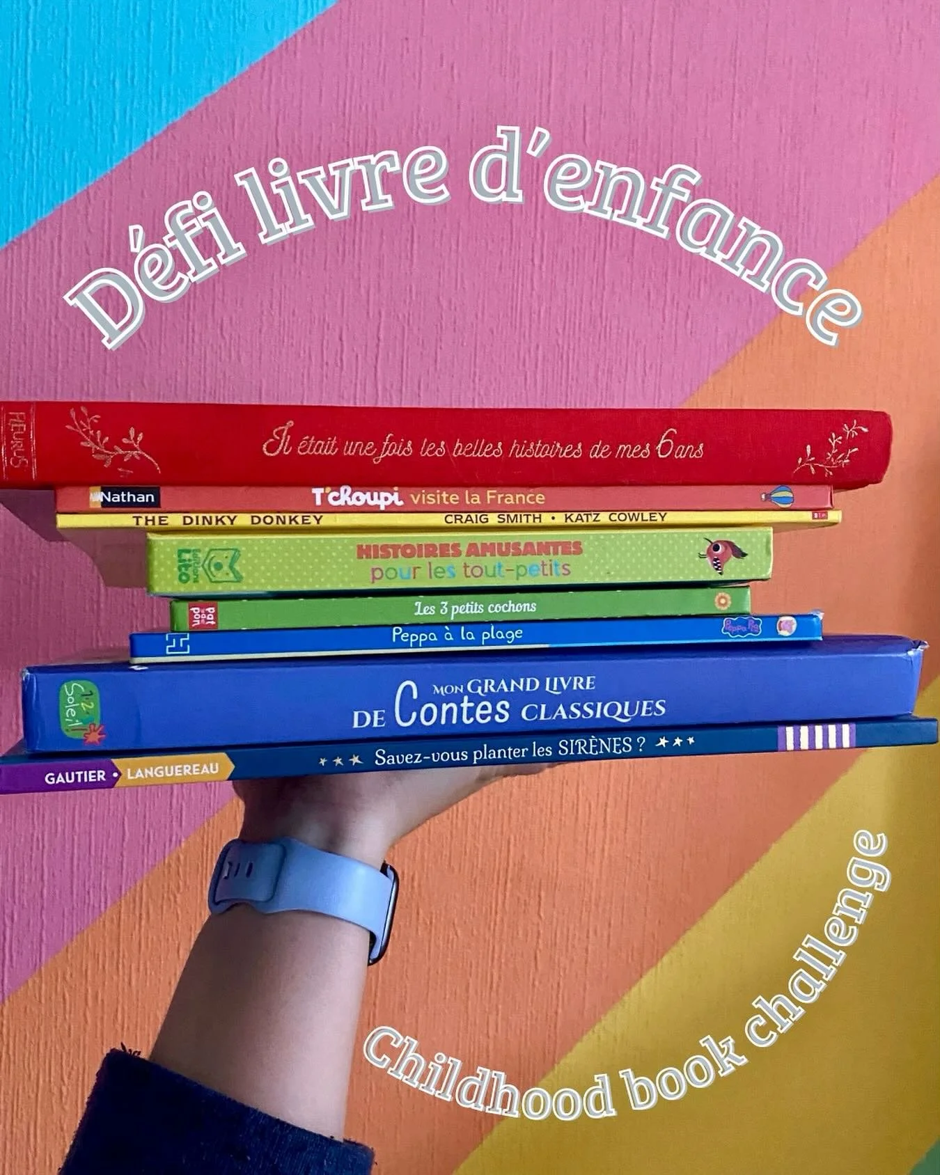 🇫🇷Salut &agrave; tous 👋
Merci d&rsquo;&ecirc;tre avec nous et d&rsquo;encourager cette belle aventure. Nous avons pens&eacute; &agrave; un petit d&eacute;fi &agrave; vous lancer!

Pour jouer le jeu, il faut:
📸 prendre en photo votre livre d&rsquo