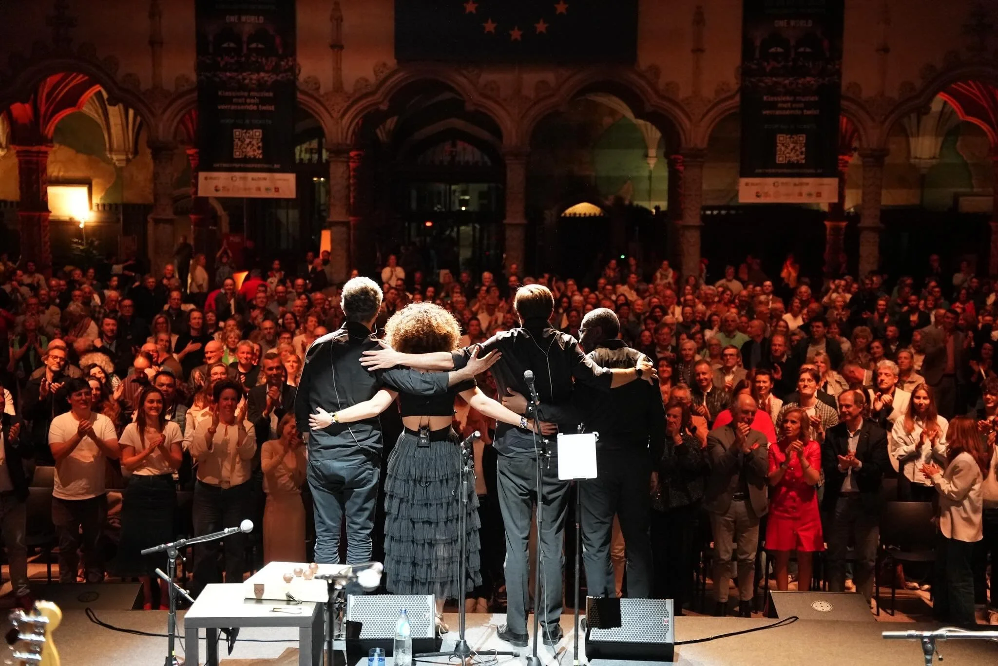 Wij zinderen nog na van een ongelofelijke festivalweek. 🌟

Dankzij jullie werd de vijfde editie van Antwerp Spring Festival een muzikale wereldreis om nooit te vergeten. Van uitbundig tot ingetogen en betoverend: we hopen dat jullie er evenveel van 