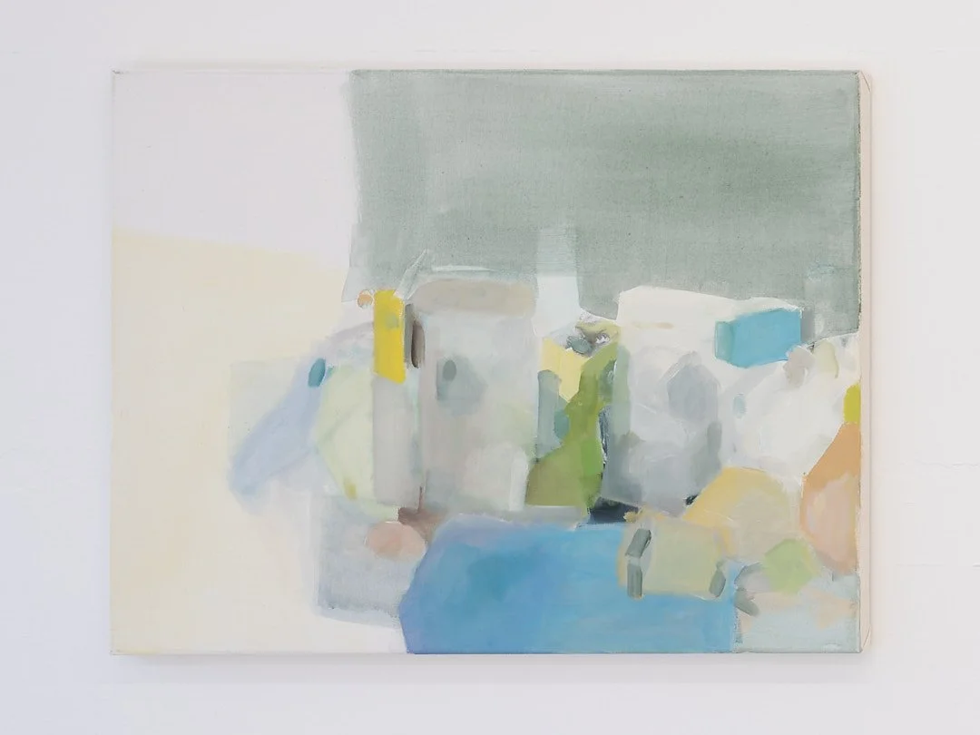 Abstract artwork with pastel colors, featuring blurred shapes and forms that present a painting in an exhibition - Anna Gestering / Treibgut