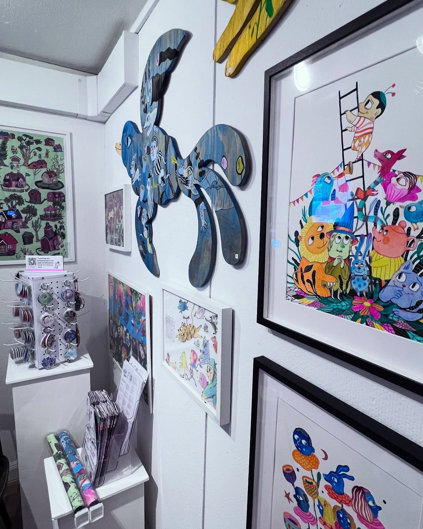 Utst&auml;llning p&aring; Drantg&aring;rden i vackra T&auml;llberg! T&auml;llberg &auml;r s&aring; vackert och har god mat, mysiga hotell med spa och musik. #t&auml;llberg #dalarna #ust&auml;llning #perjosekarlen