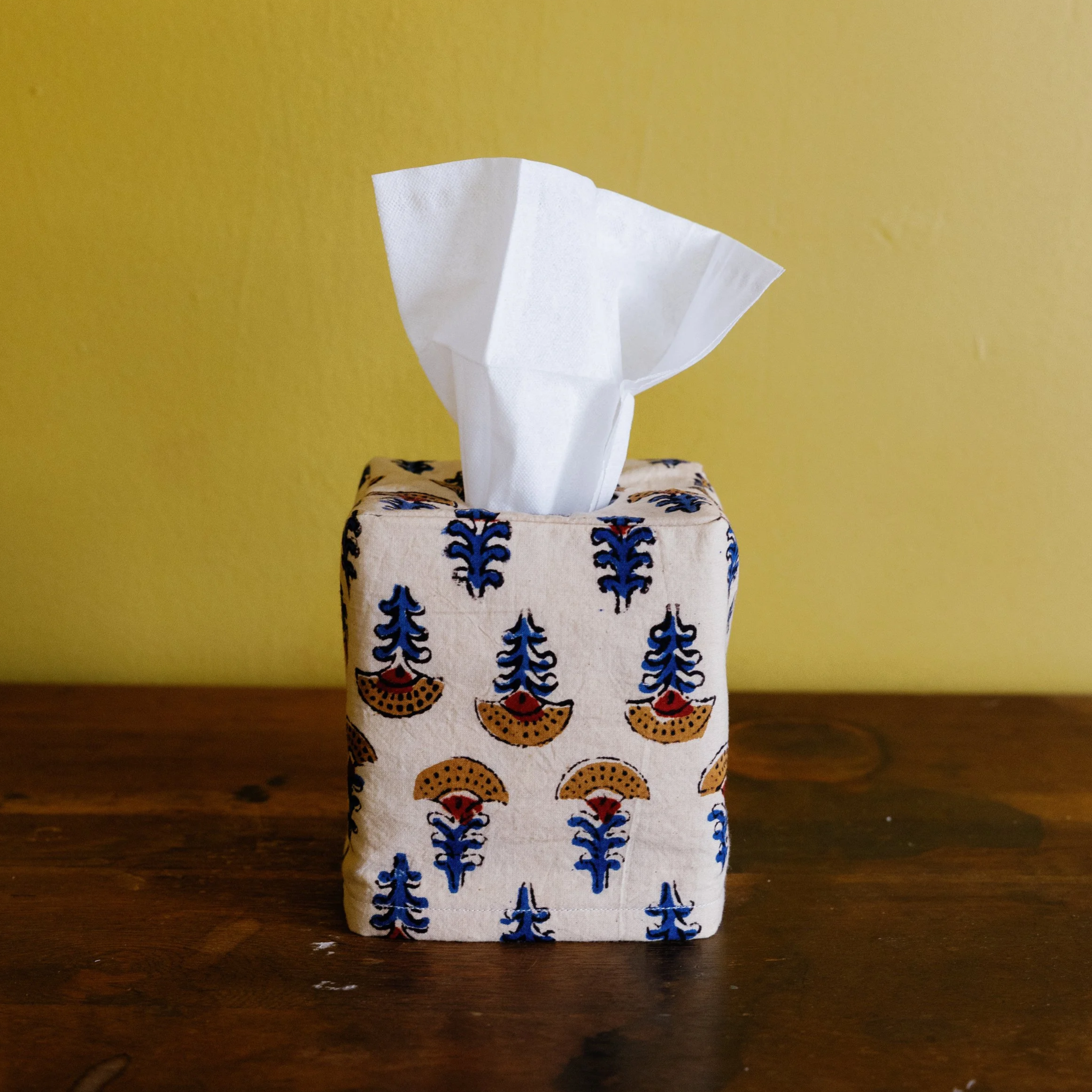 WALKTHROUGH INTERIORS BLOCK PRINT TISSUE BOX COVER