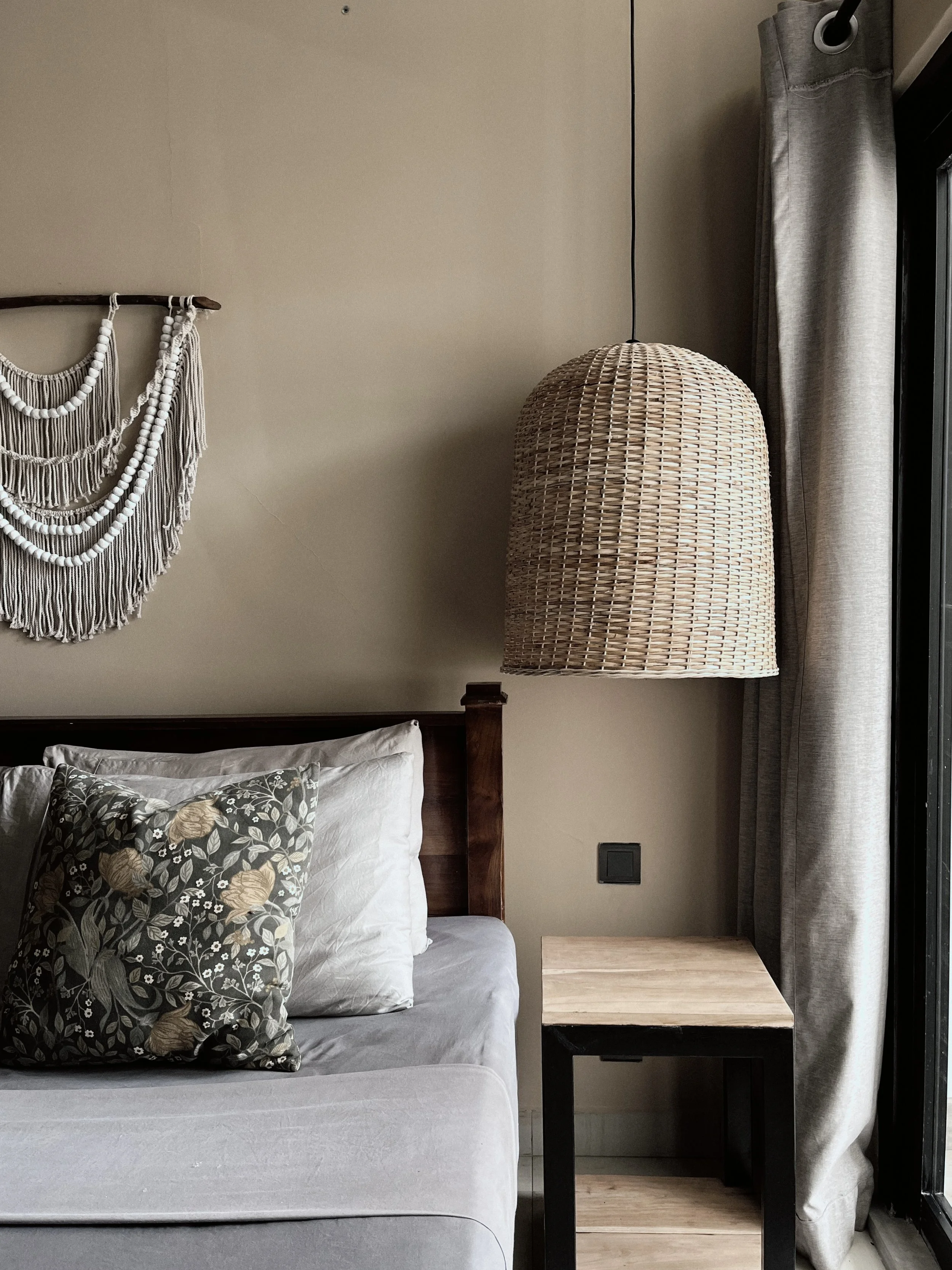 hotel rental holiday Pehembiya Sri Lanka