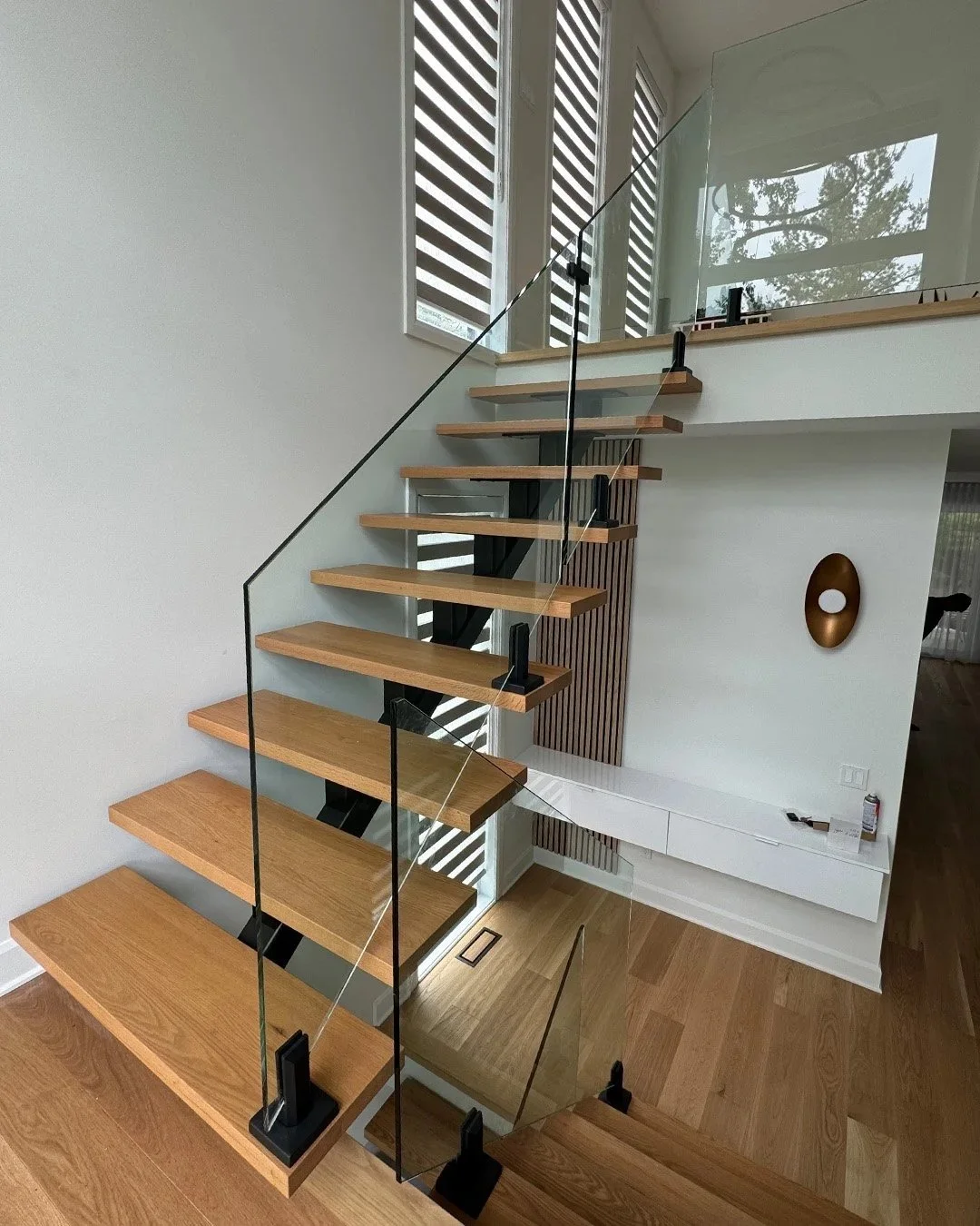 central stringer with white oak treads and glass railing