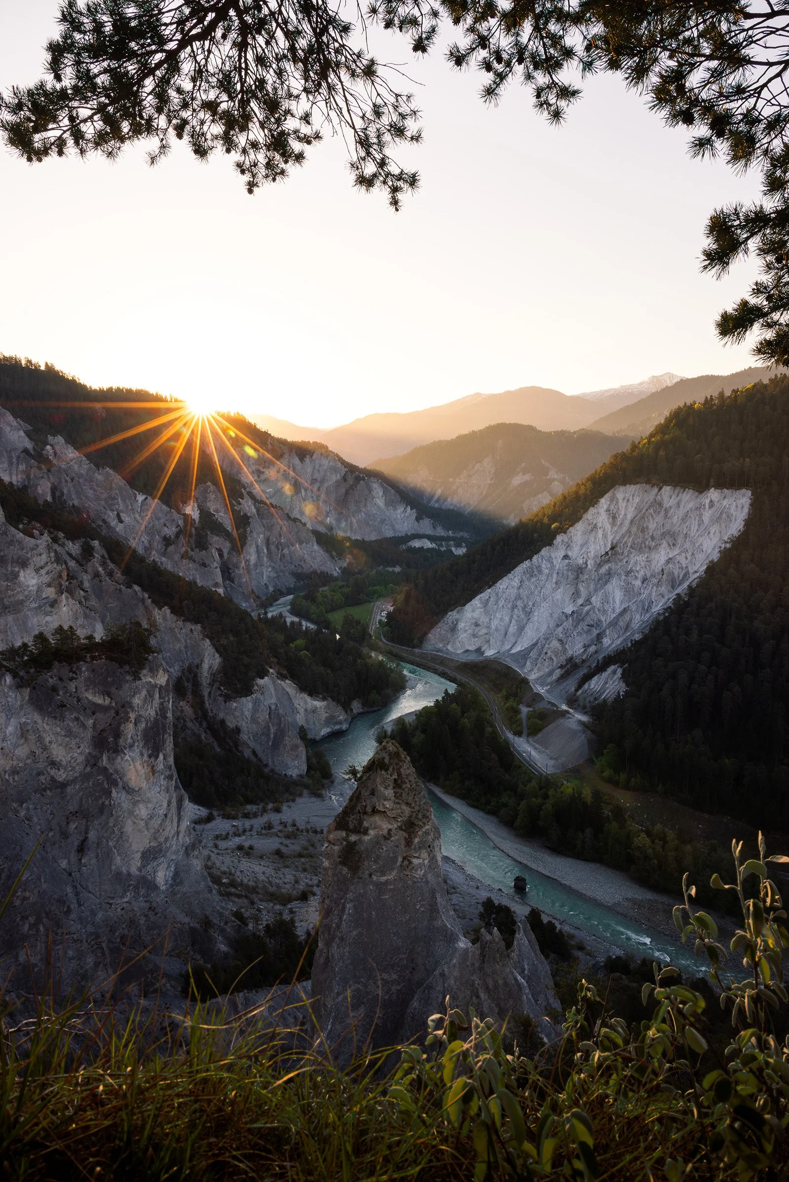 Sonnenaufgang in der Rheinschlucht.