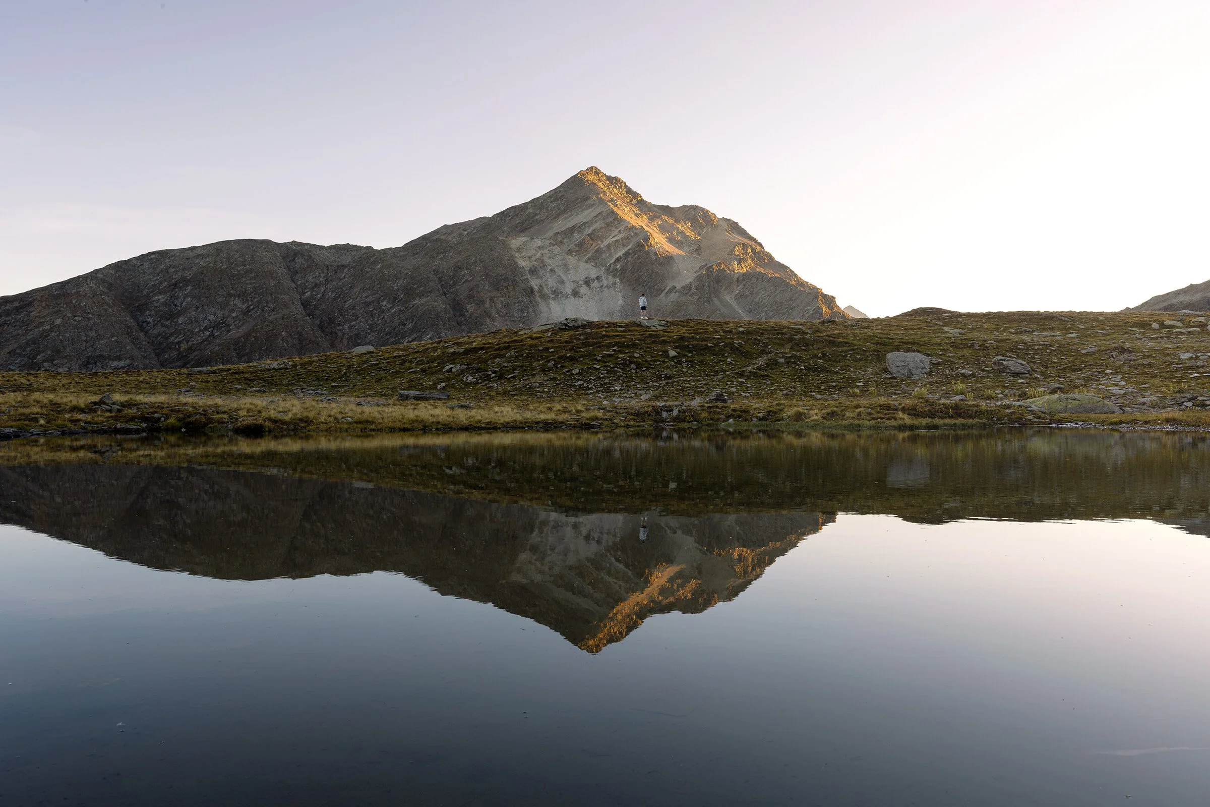 Lag grond in der Val Lumnezia oberhalb von Vrin bei Sonnenuntergang