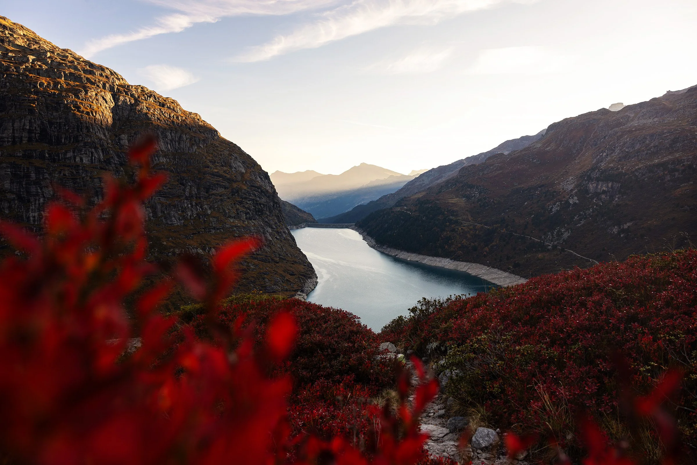Sonnenaufgang über den Zerfreilasee bei Vals