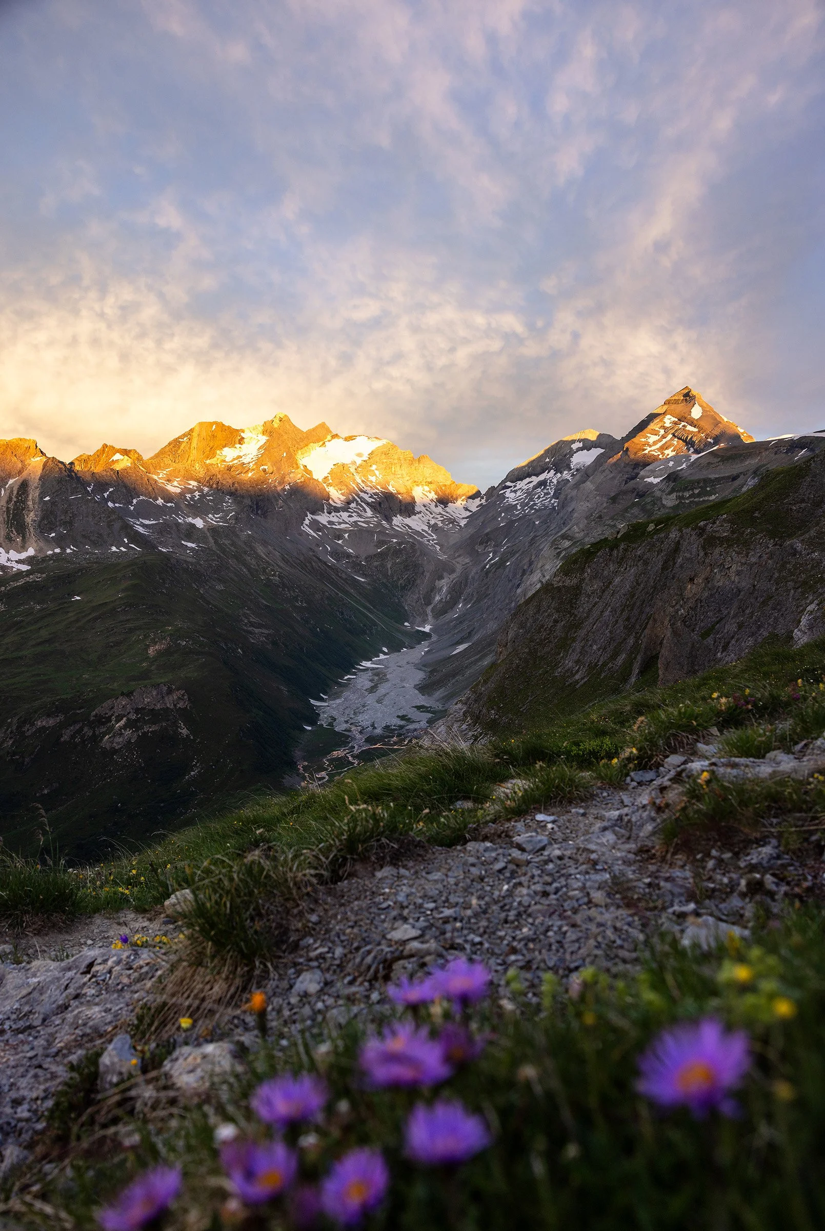 Muot da Rubi in der Surselva bei Brigels bei Sonnenaufgang