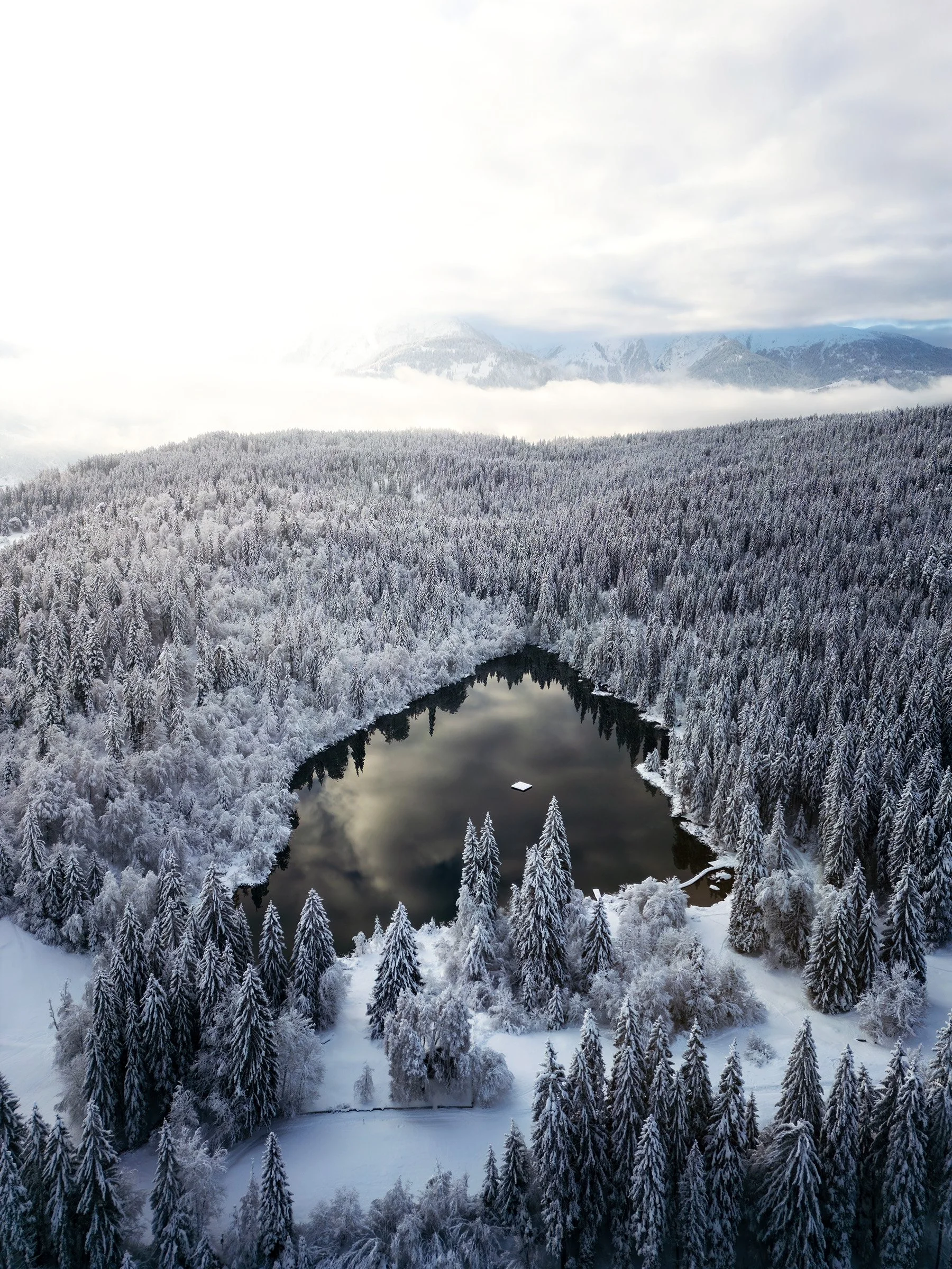 Winter am Crestasee aus der Vogelperspektive