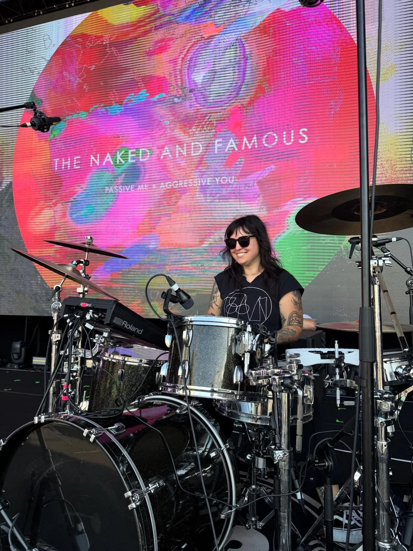 Yesterday was amazing! I got to play with @thenakedandfamous again after our tour got cut short in 2020, and it was my first time in Singapore! Life is good when you get to play music with great people!

📸: @lunaxshadows 

#tnaf #thenakedandfamous #