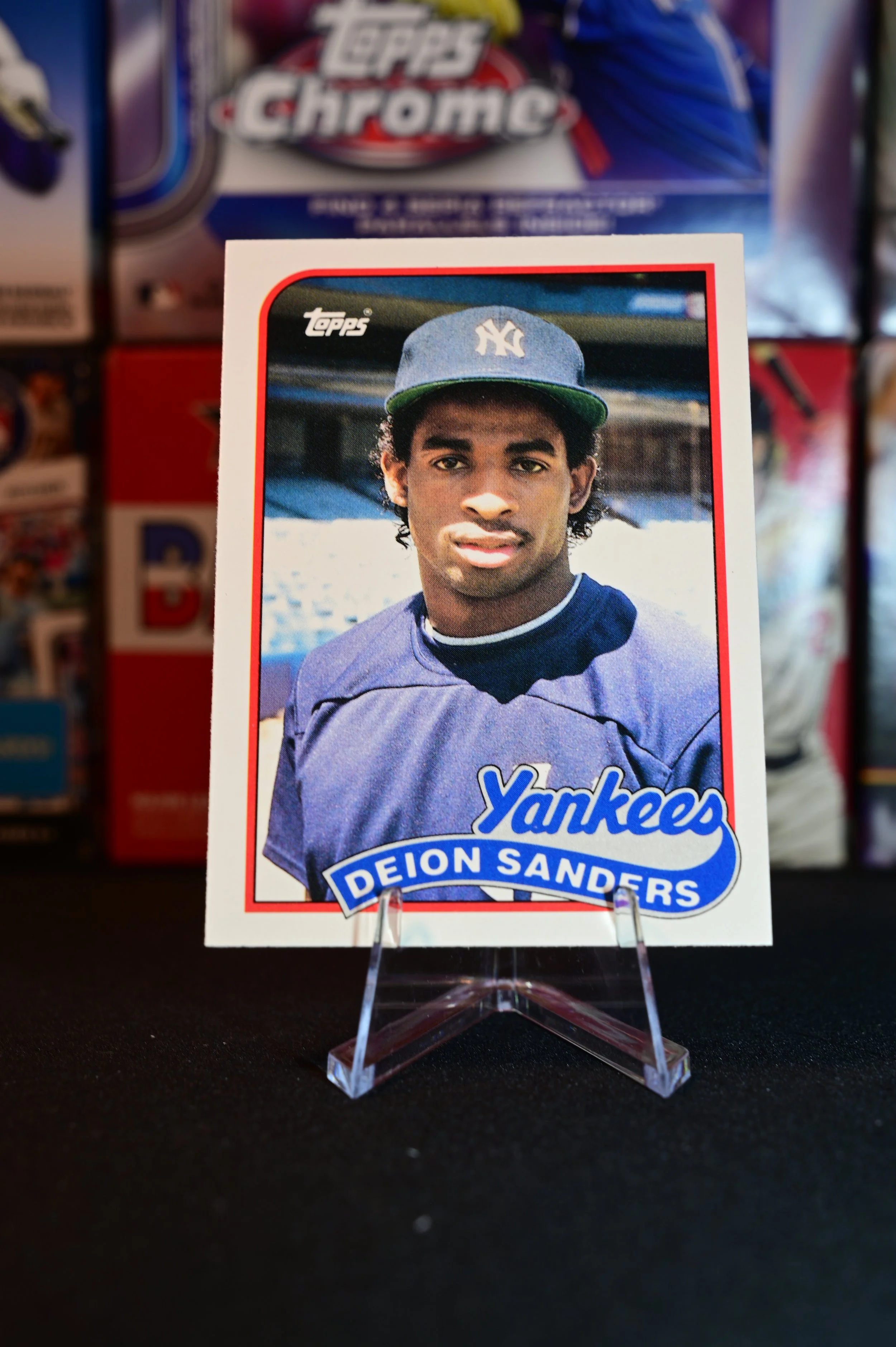 1989 Topps Traded - Deion Sanders - base - New York Yankees - (RC)