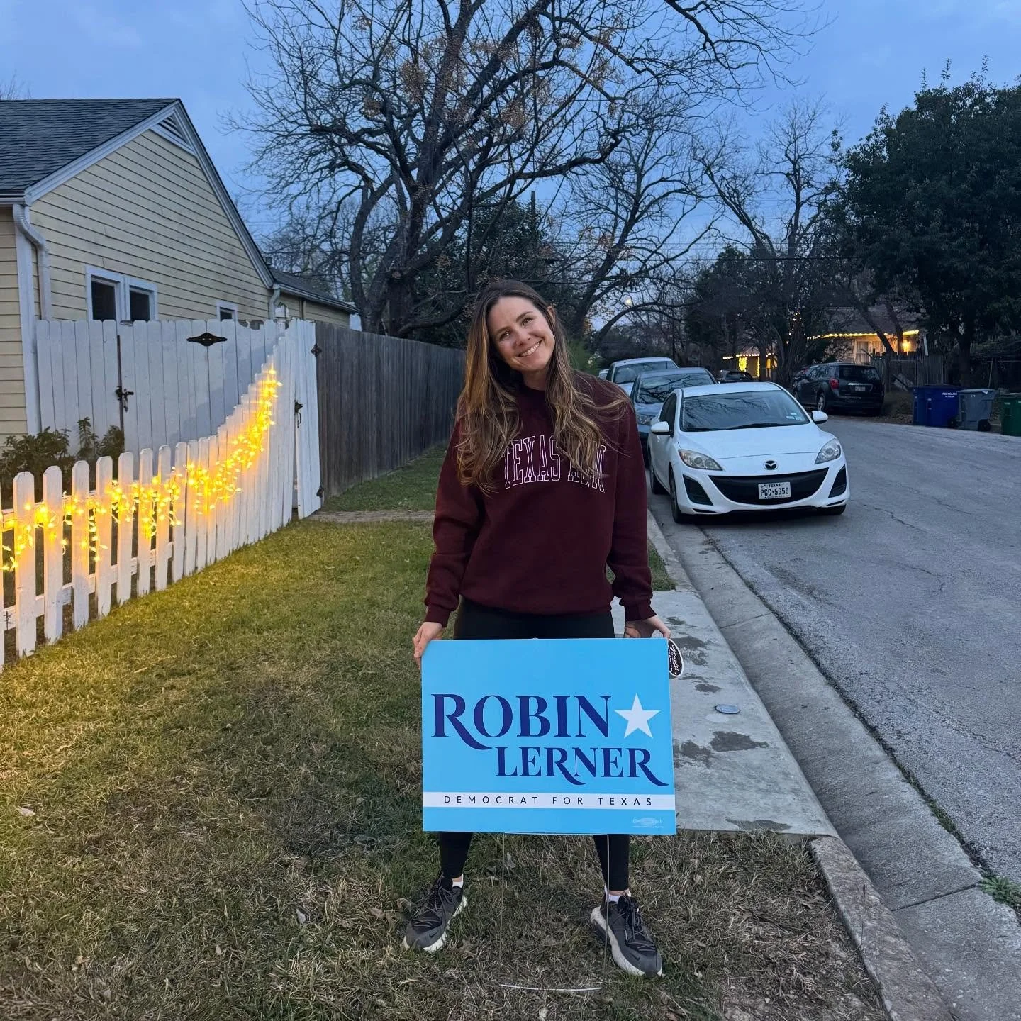 Our team has been putting up yard signs across district 49! If you would like a free yard sign delivered and placed in your yard to help get the word out about Robin please fill out this form or check out the link in our bio! https://docs.google.com/