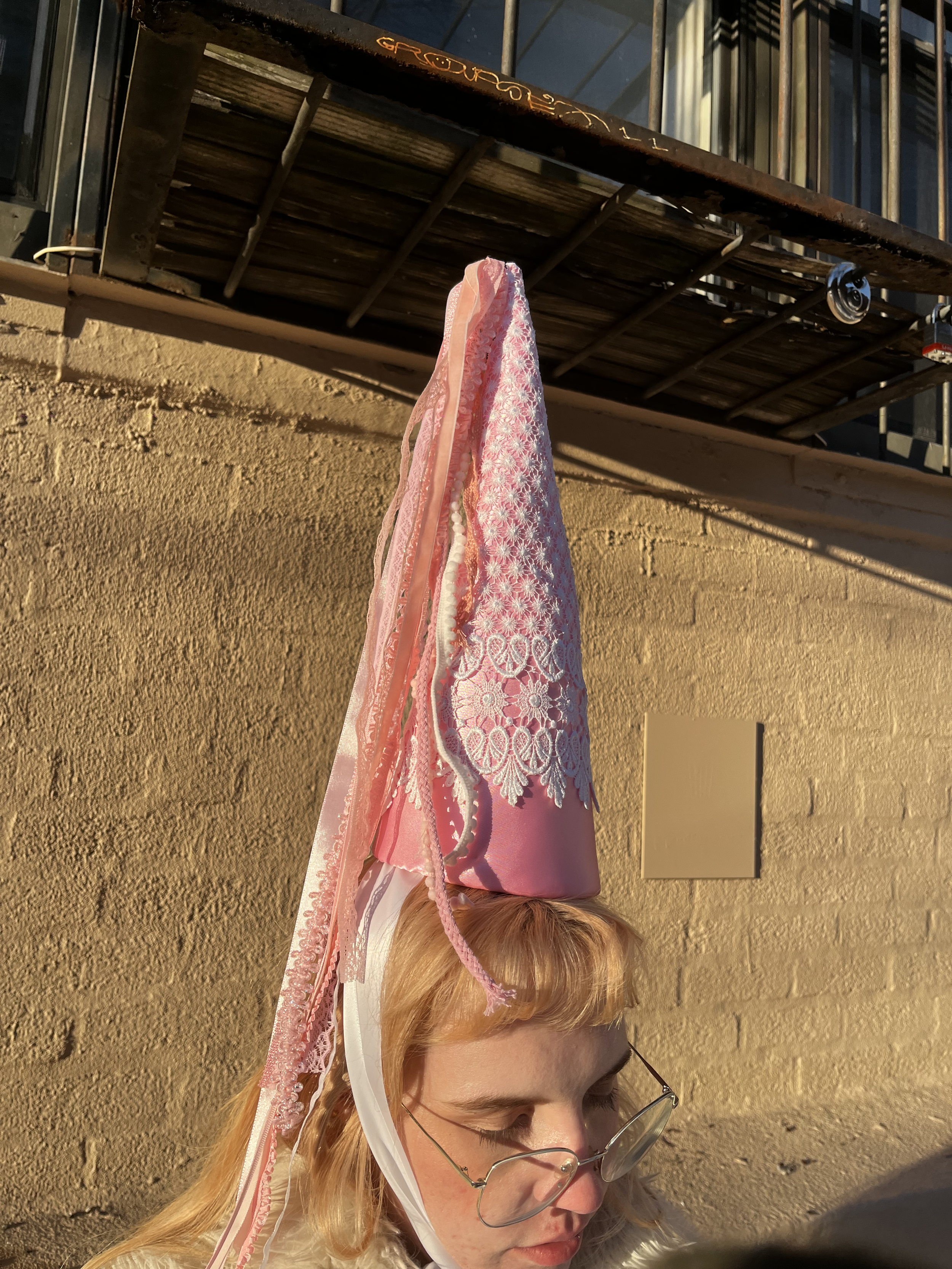 Henin (Princess Hat)