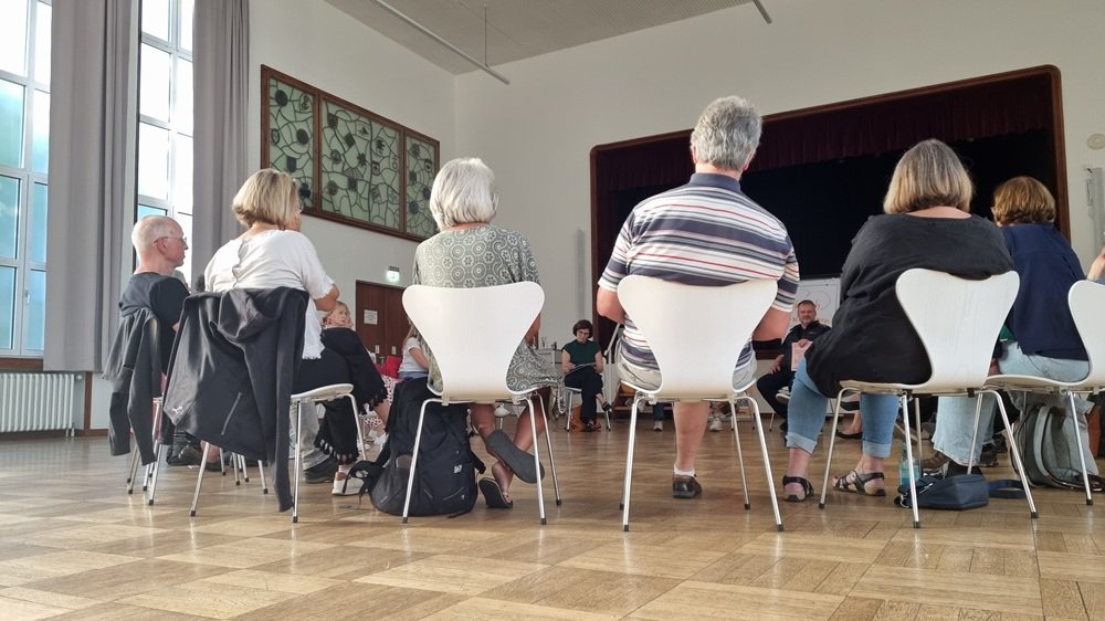 SPRECHEN & ZUHÖREN IM QUARTIER