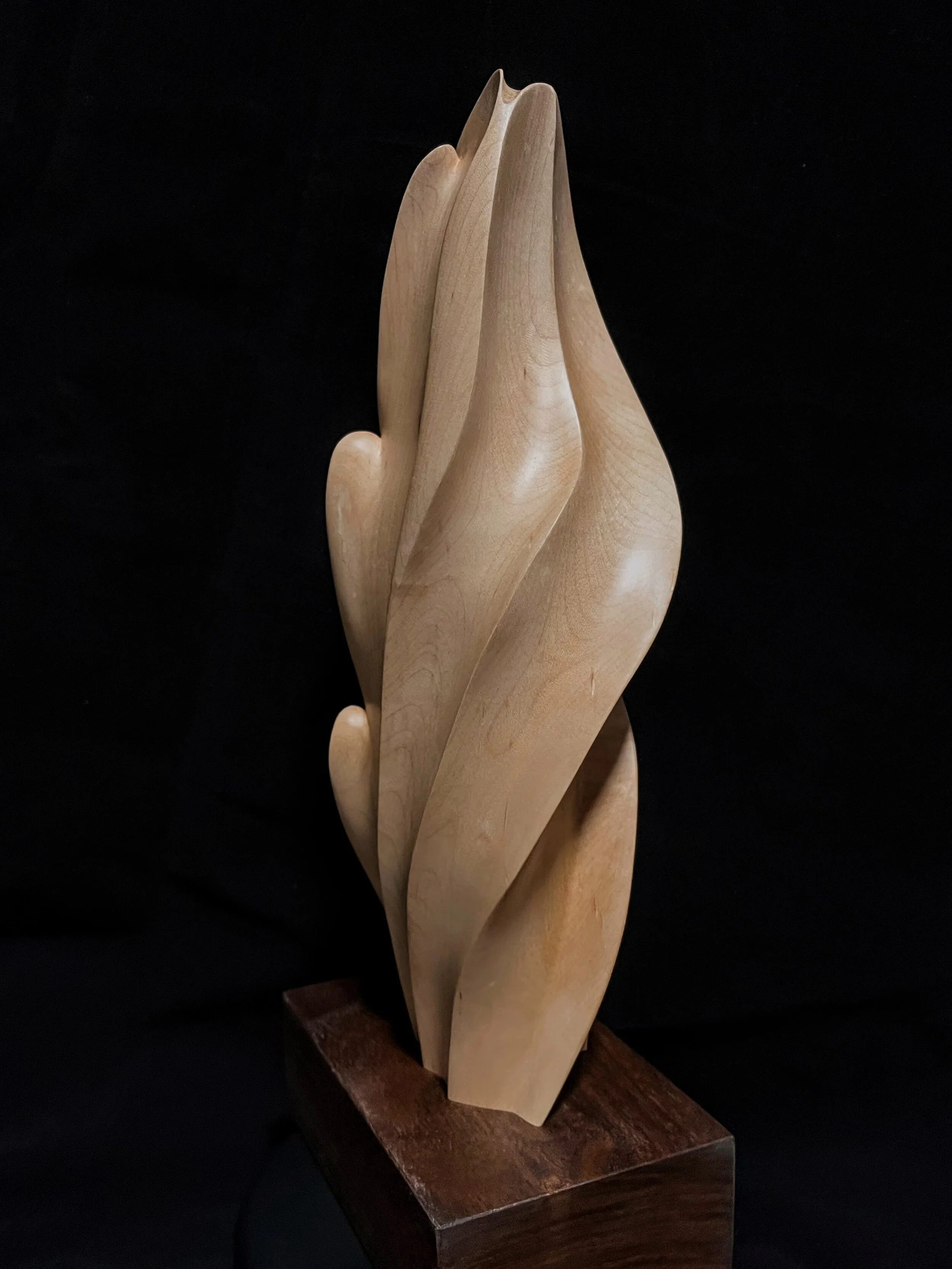 Ce qui s’élève entre nous