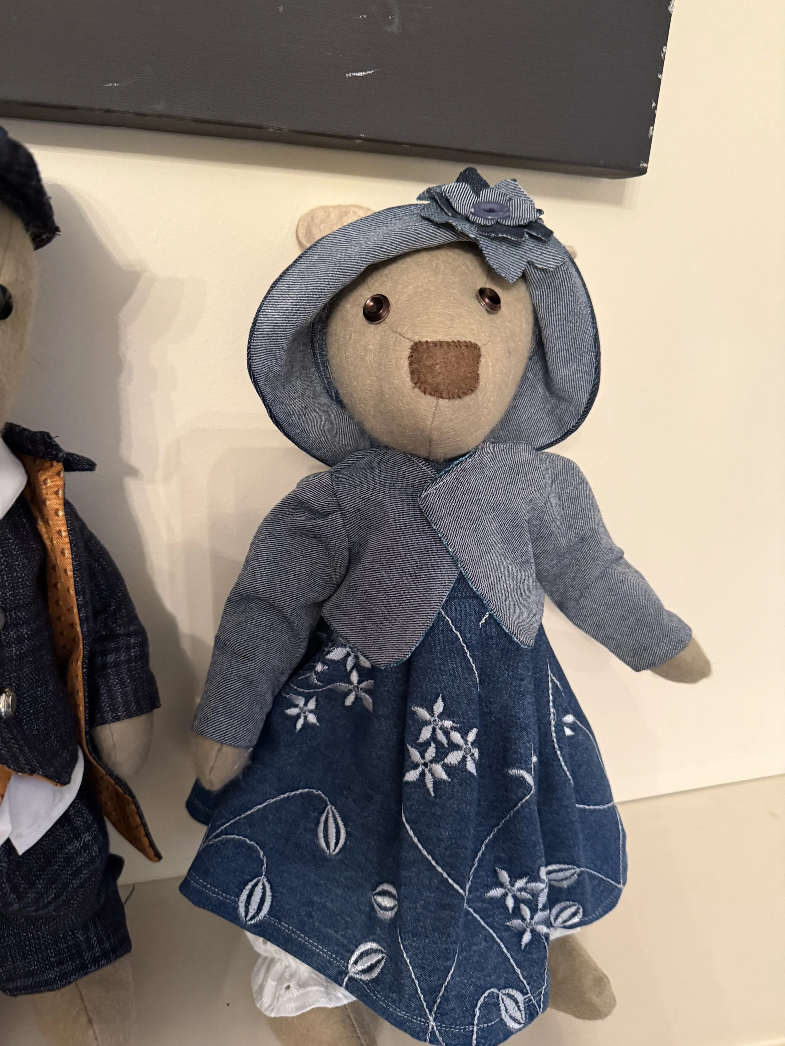 Meet Beatrice: Making a Little Bear with a Story