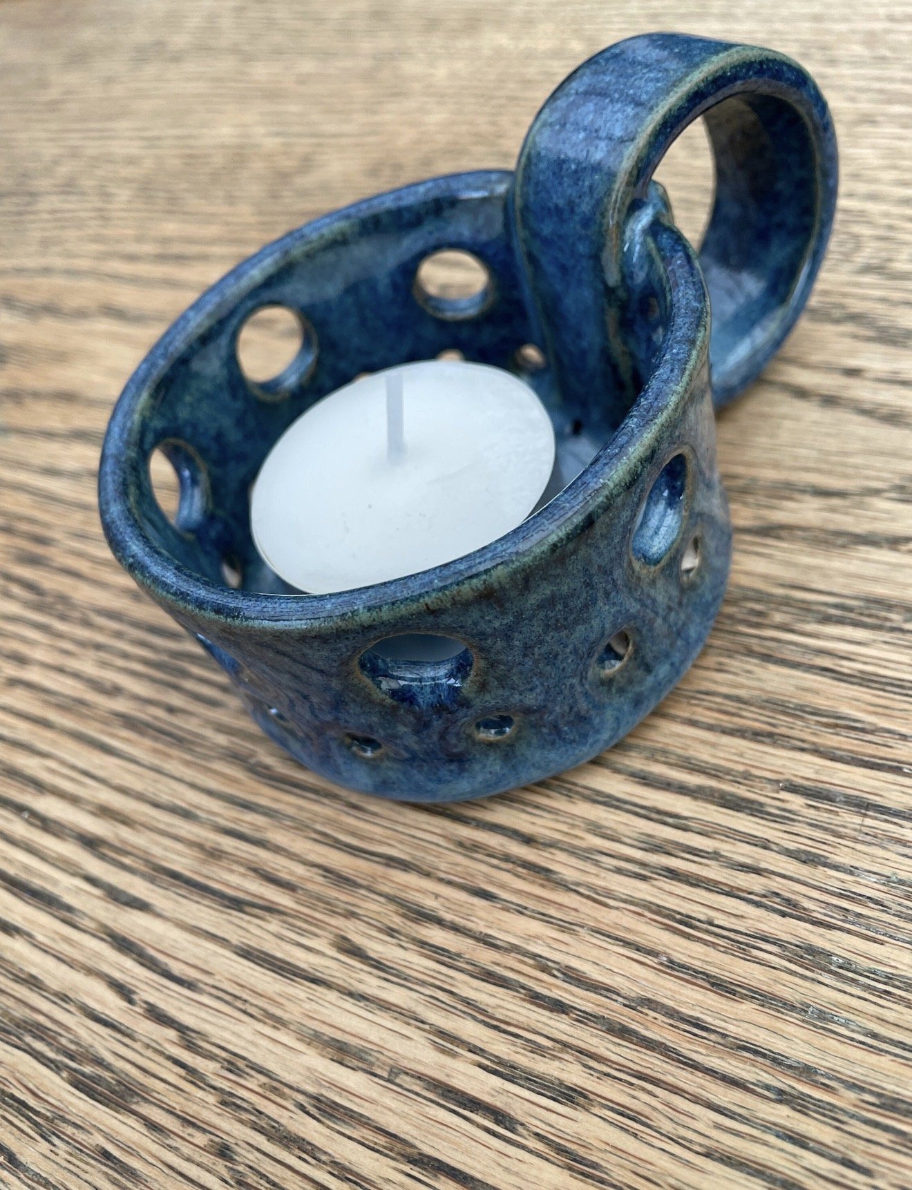 Ergonomic Handled candle holder - Blue speckle