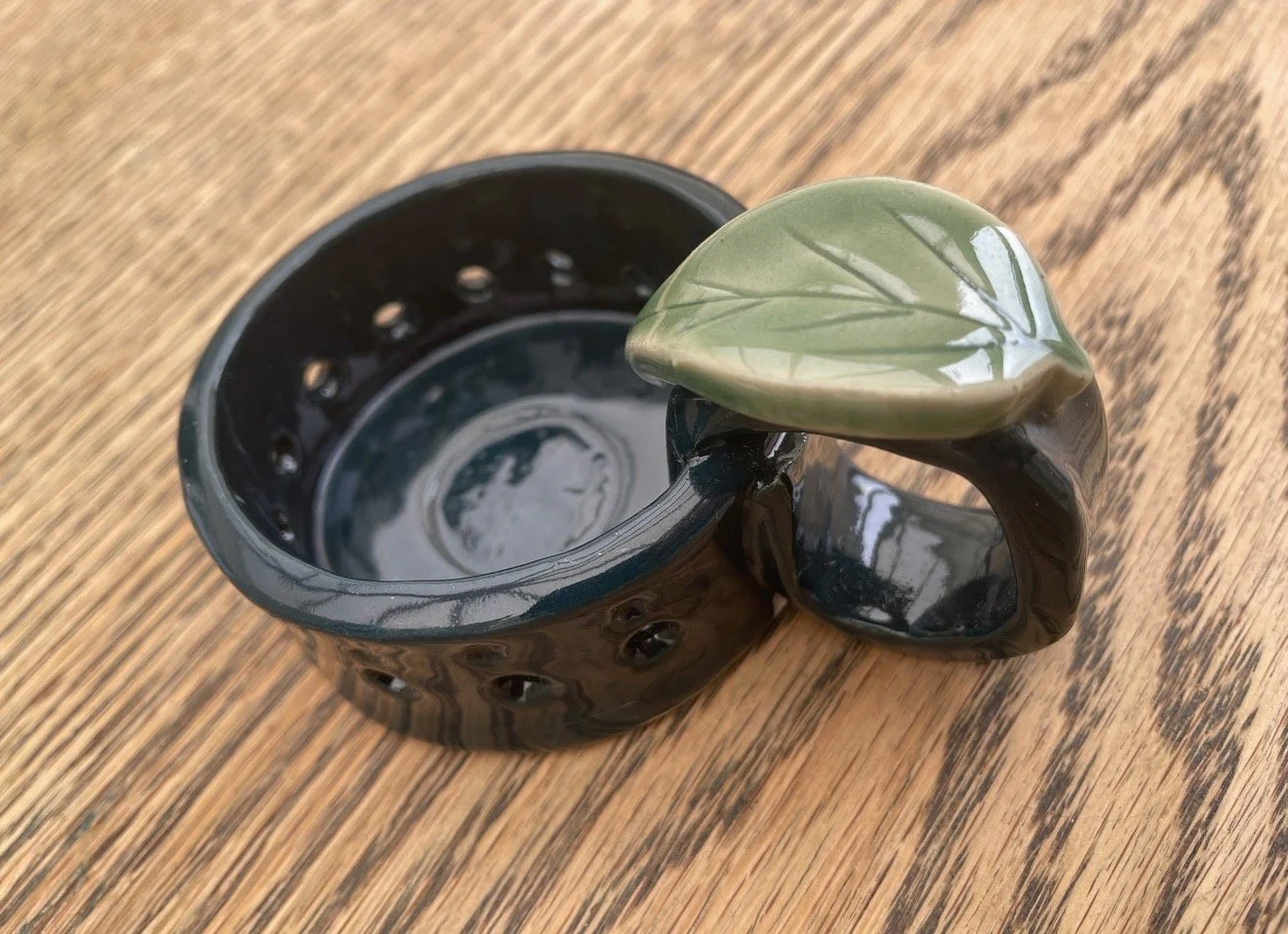 Leaf design tea light candle holder - Diesel blue
