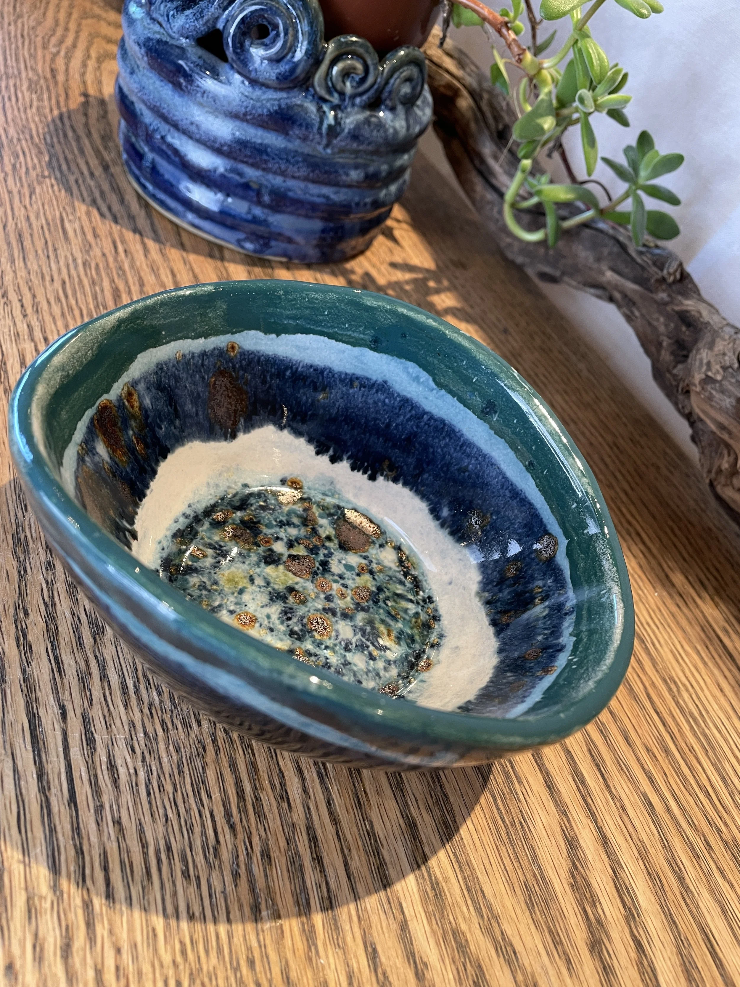 Handcrafted oval ceramic bowl/dish - mixed glaze