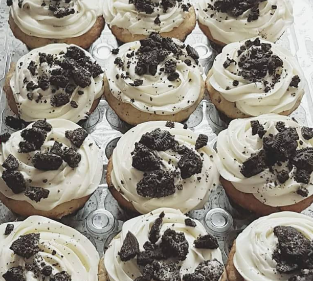 Dozen Cookies & Cream Cupcakes