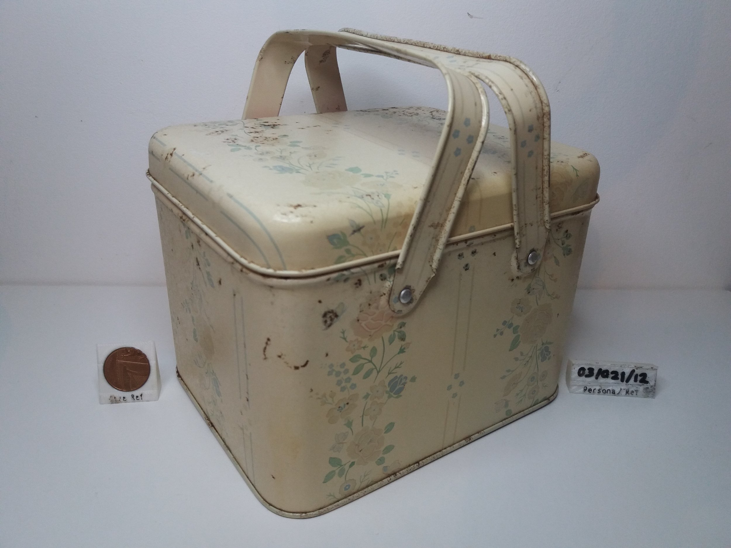 Applewoods Soap & Perfumers Tin