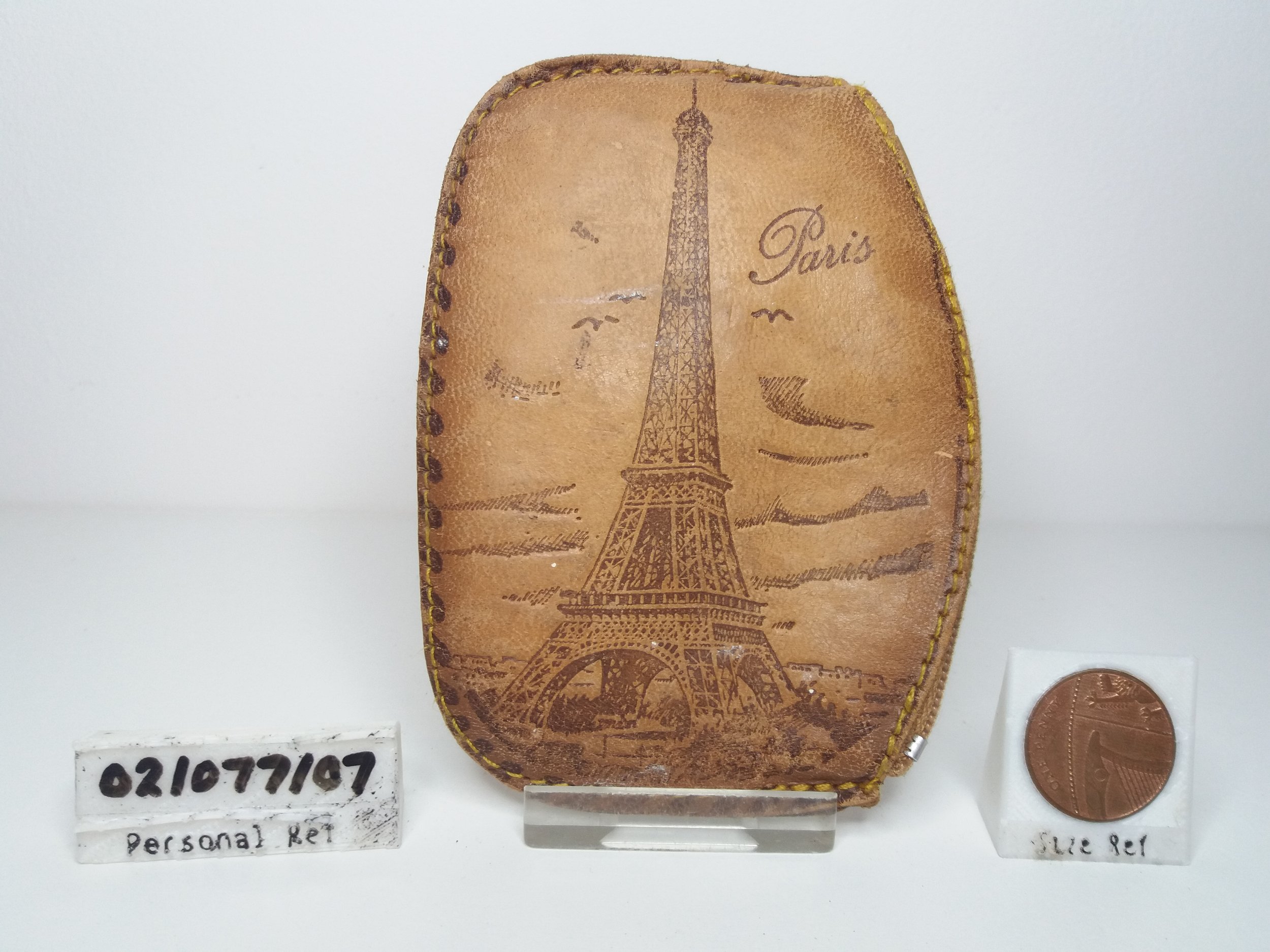 1950s / 1960s | Tan Leather Eiffel Tower Paris Coin Pouch