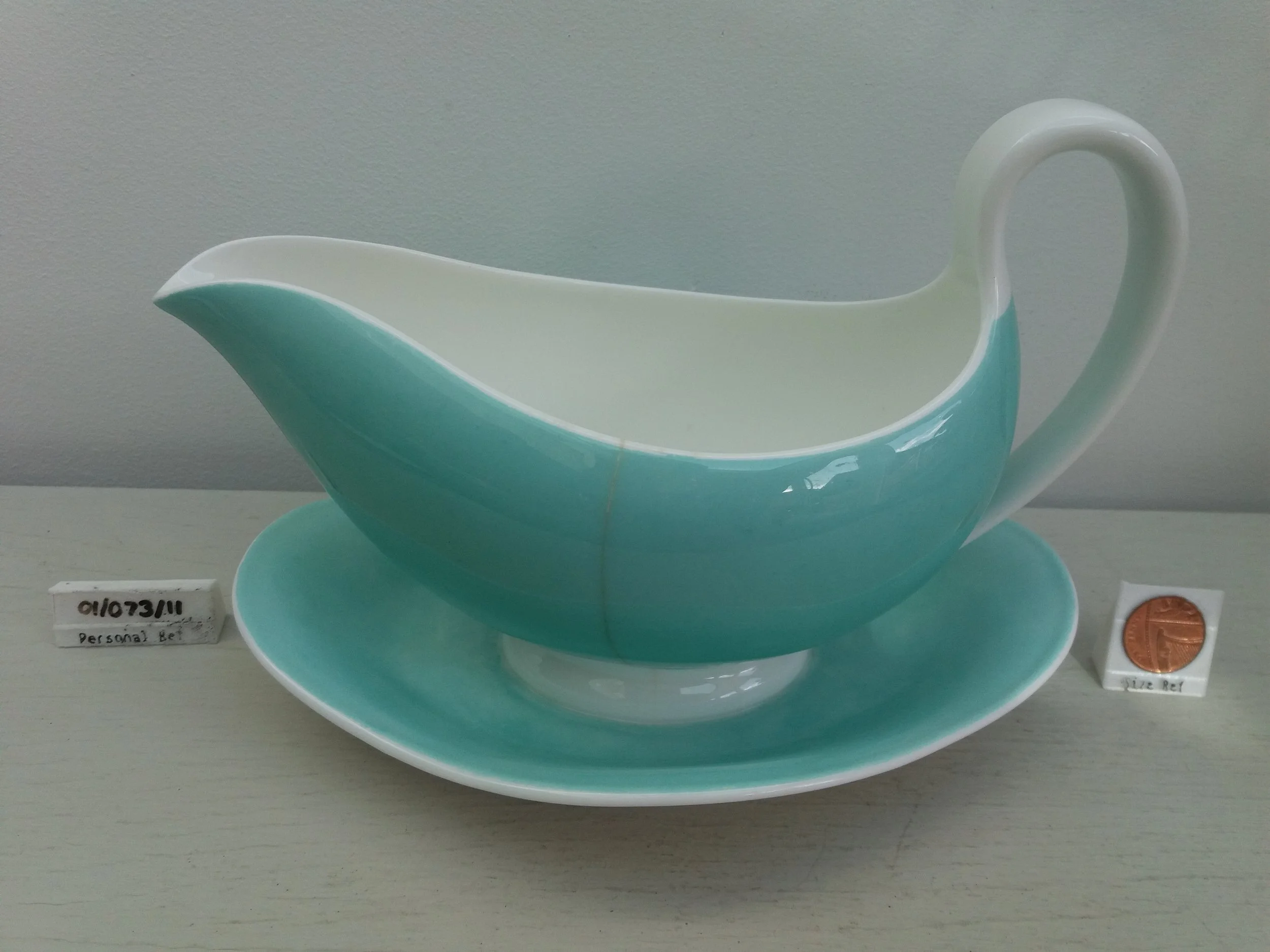 1950s / 1960s | Wedgwood Turquoise & White Gravy Boat (Sadly cracked)