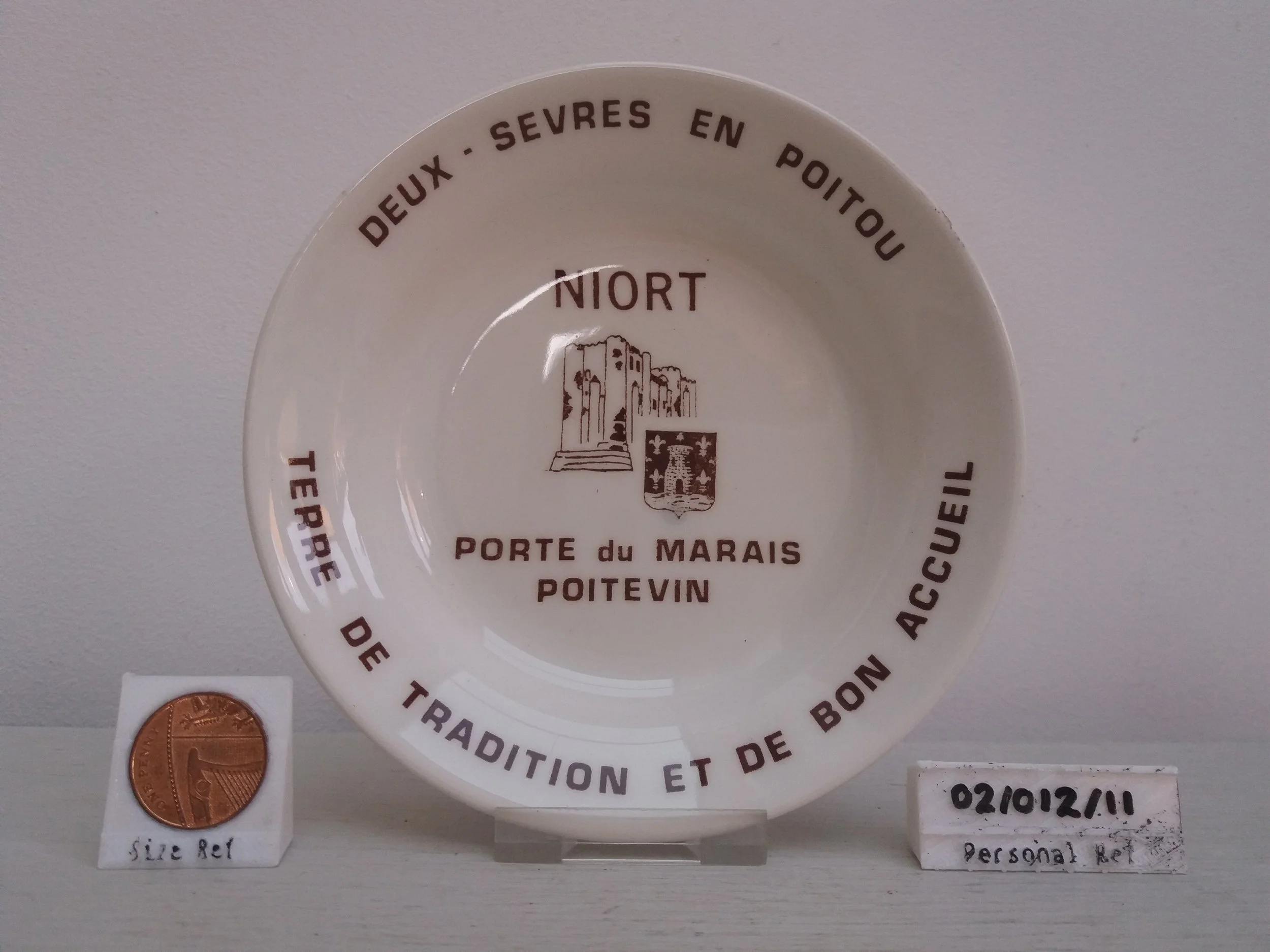 1971 - 1984 | Niort Souvenir Dish - Gien