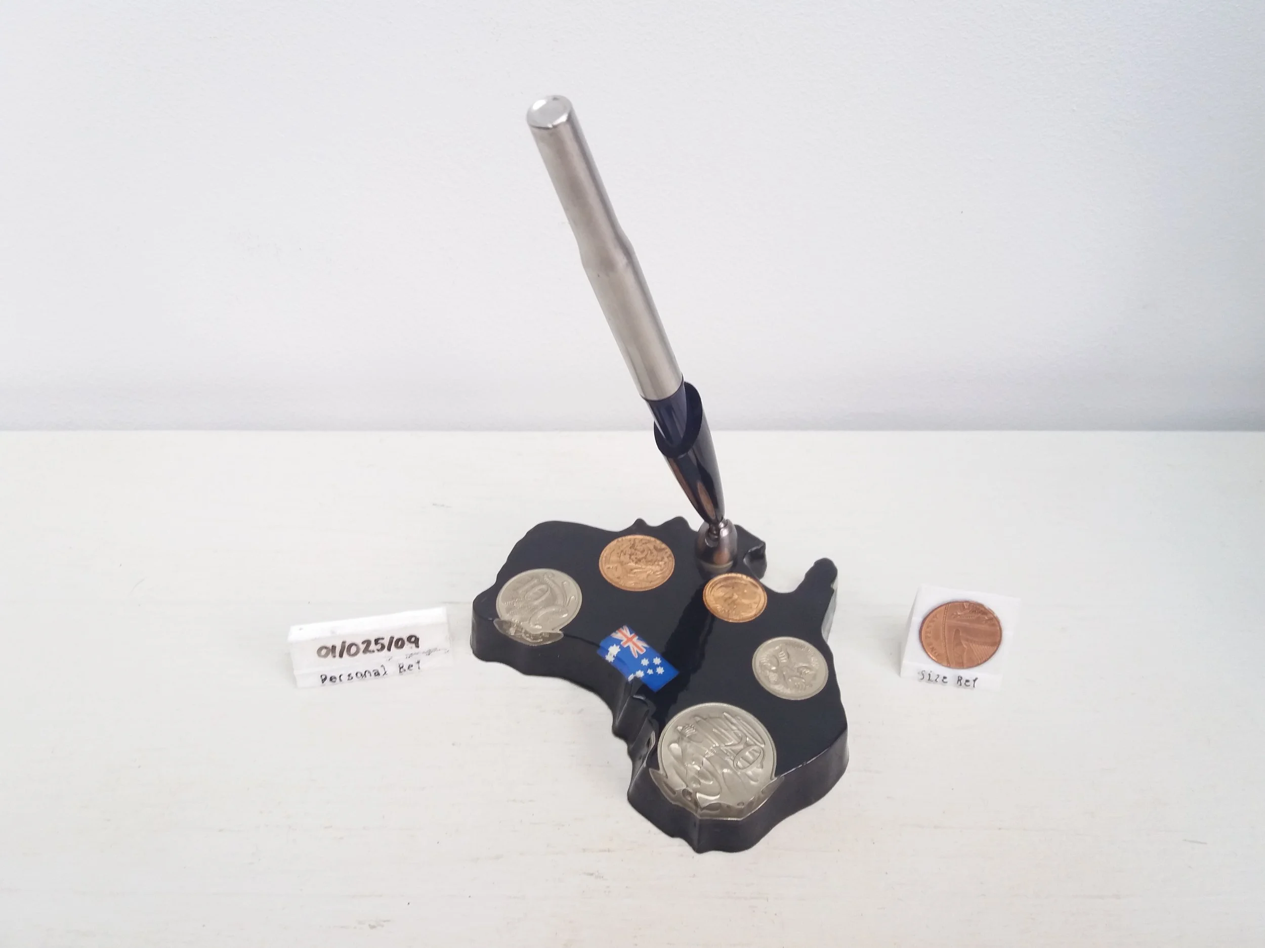 🇦🇺 Australian Coin Resin Penholder / Paperweight (1966 - 1992 Coins)