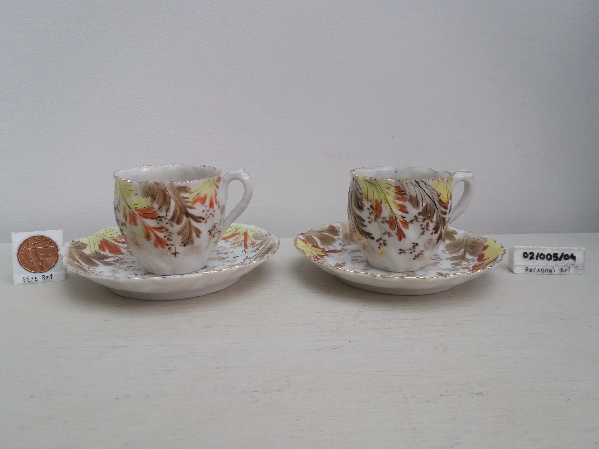 2x Autumnal Leaf-Themed Teacups & Saucers