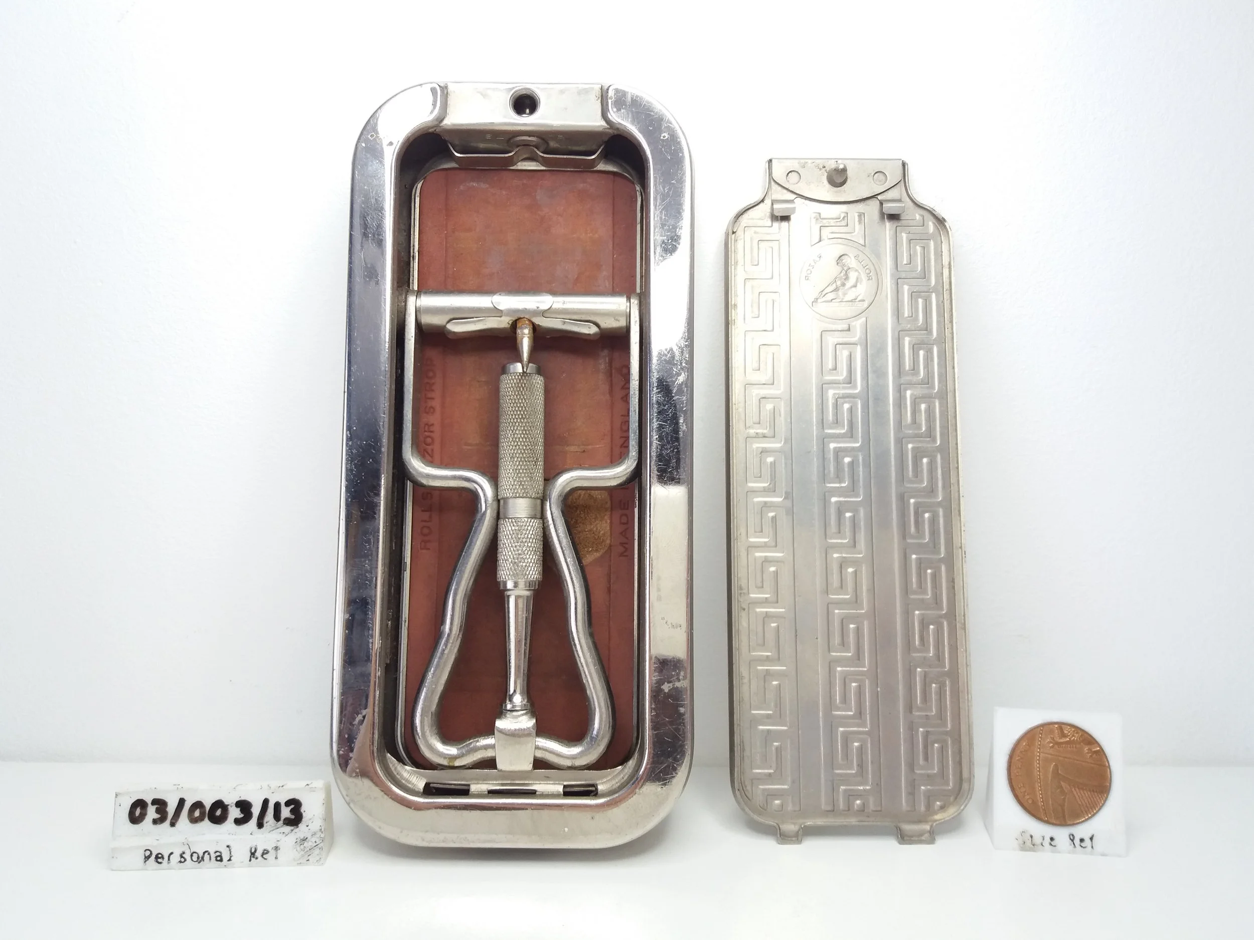 1920s - 1950s | Rolls Razor Case (no blade or stone)