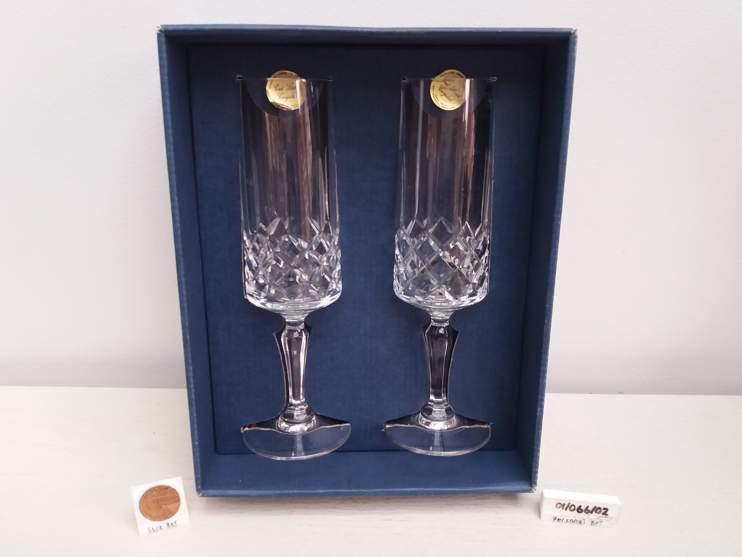 2x Cut Lead Crystal Wine Glasses (Boxed)