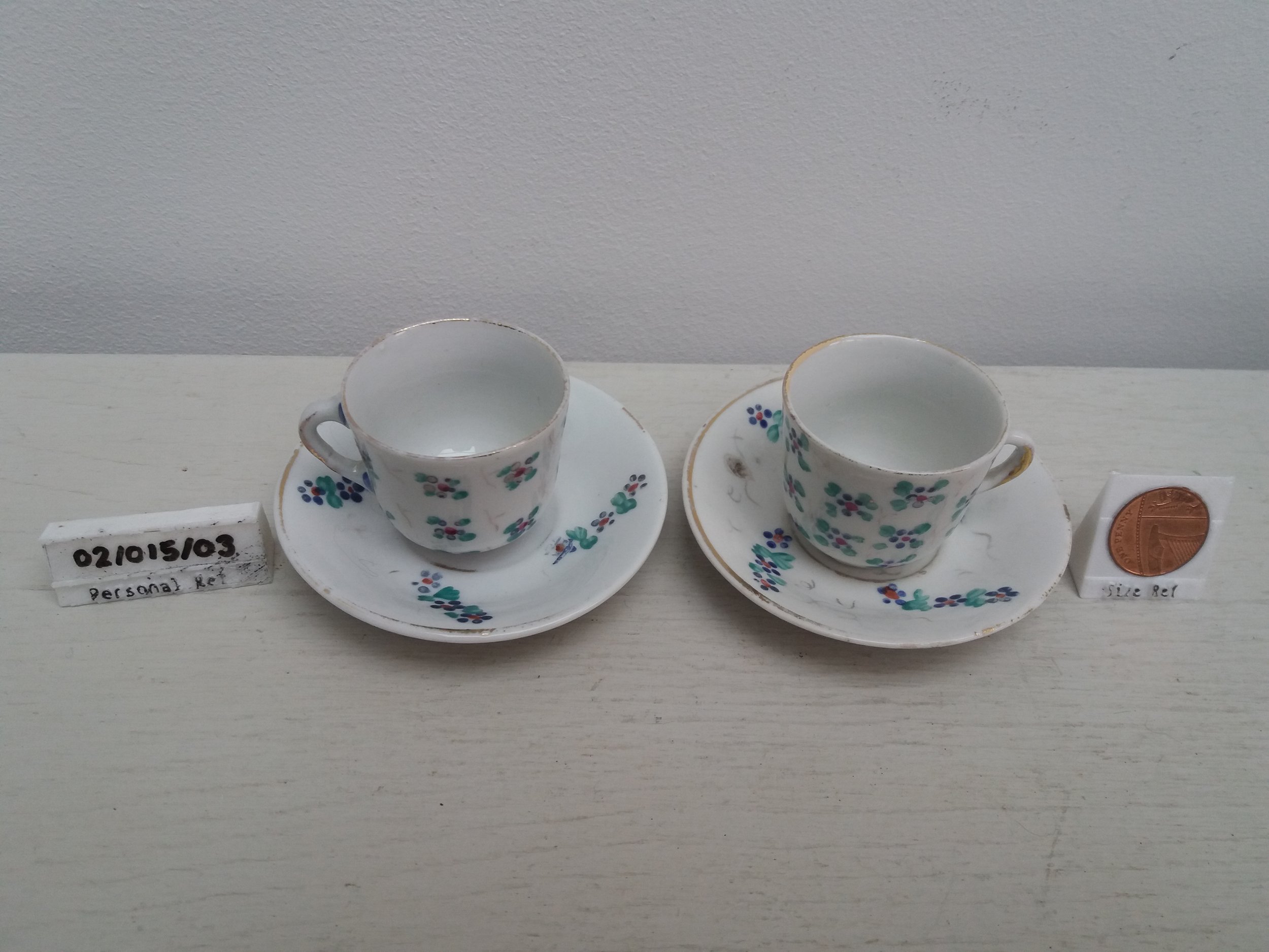 2x Espresso Cups & Saucers (light damage)