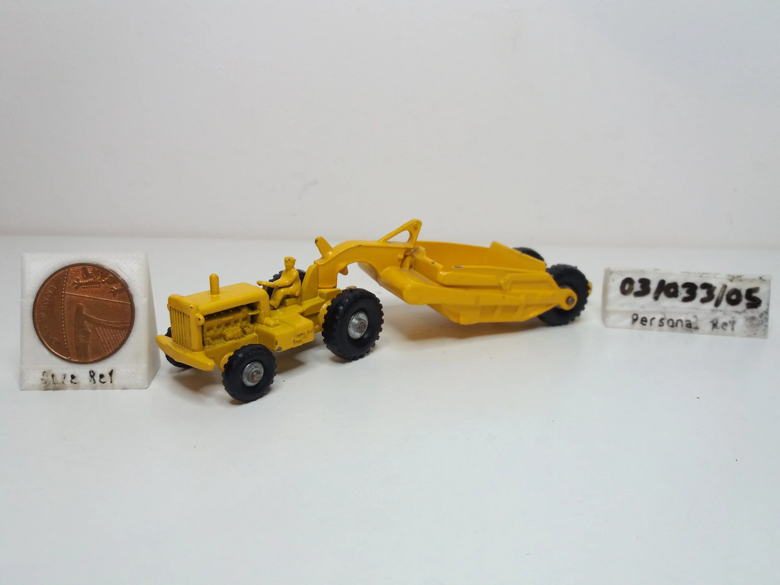 #M-1 - Caterpillar Earthmover (Unboxed) - Matchbox Major Packs