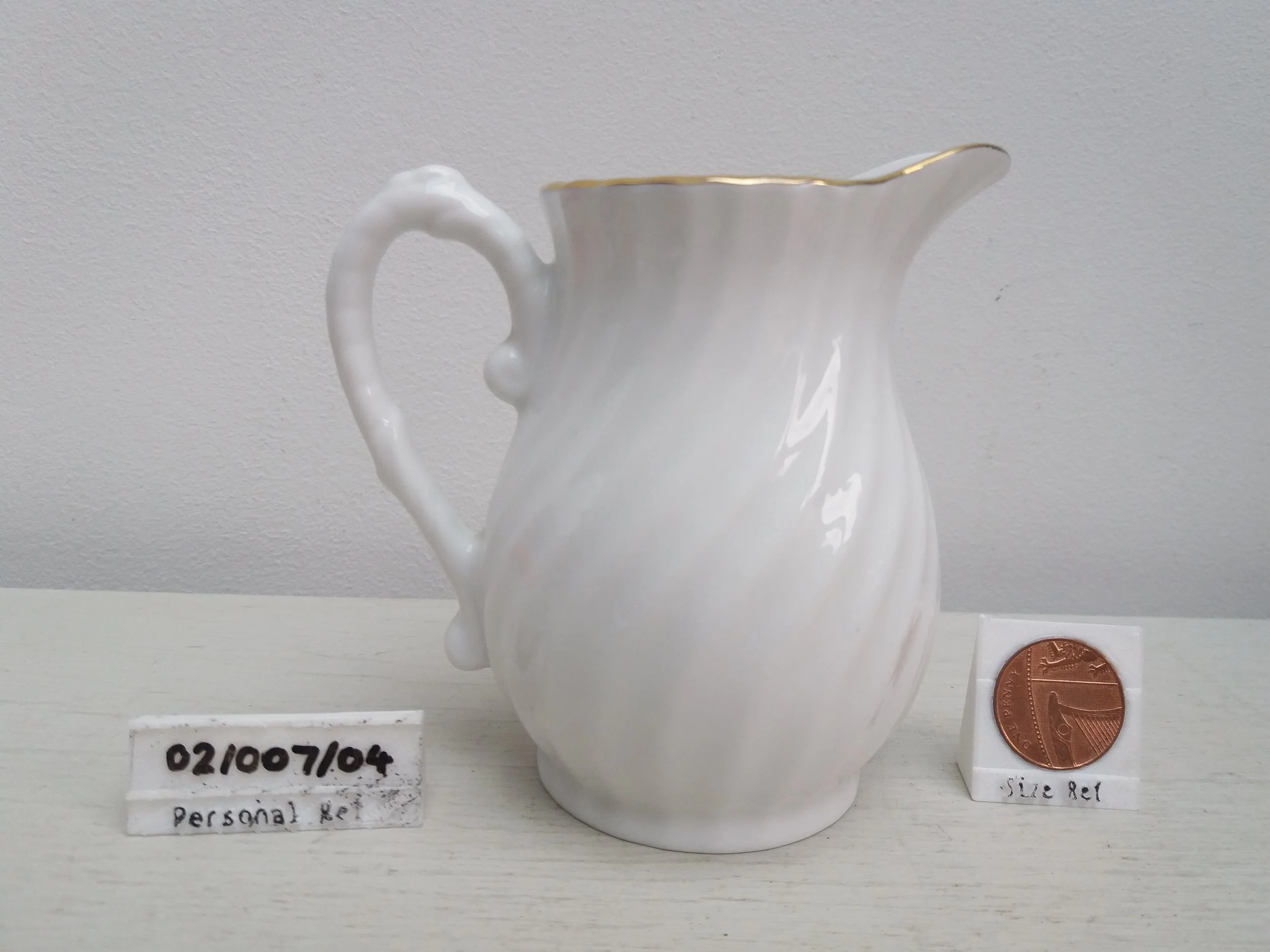 Monno Harmony Fluted White Jug with Gold Trim
