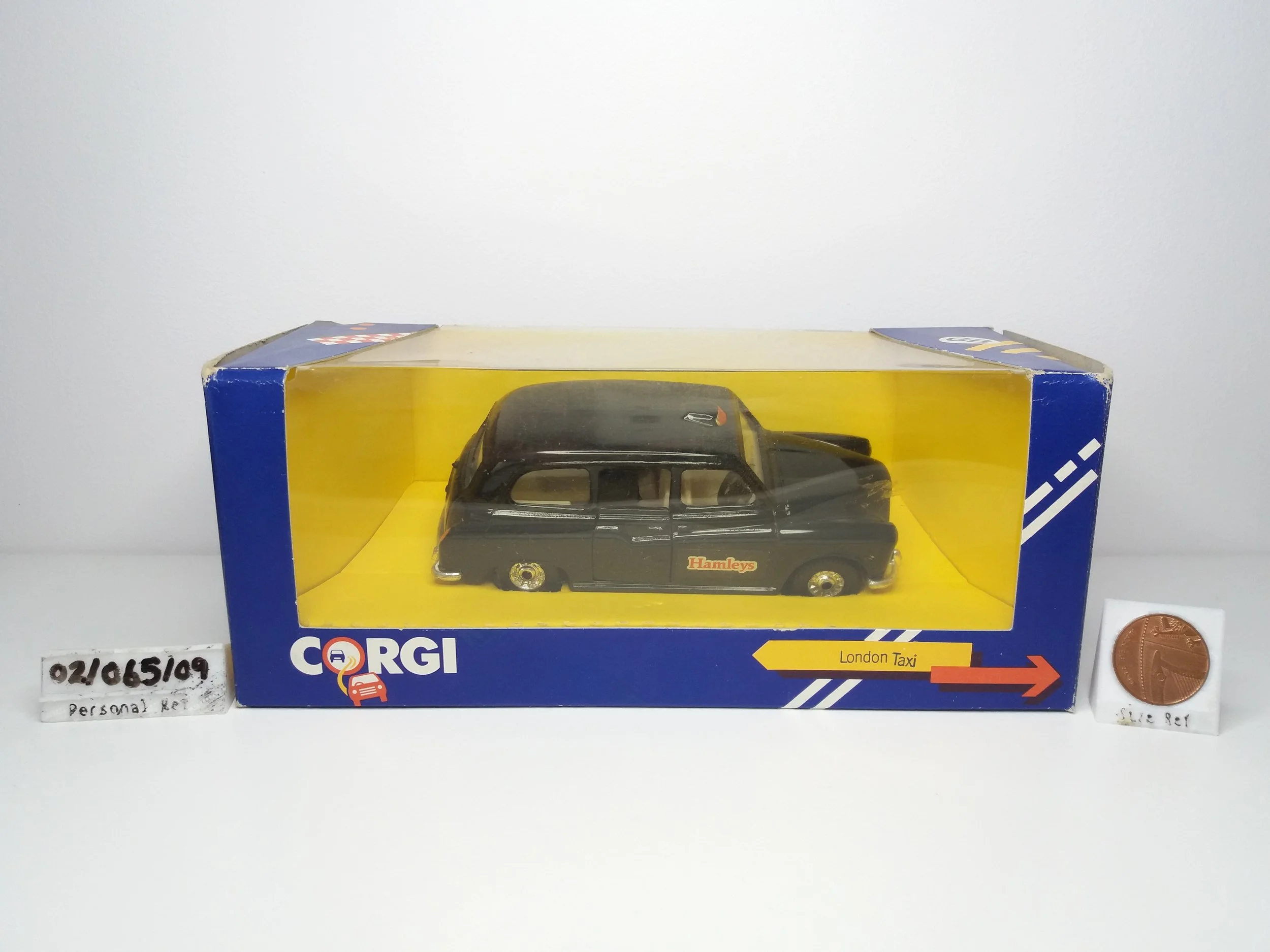 #425 - London Taxi (Boxed) - Corgi