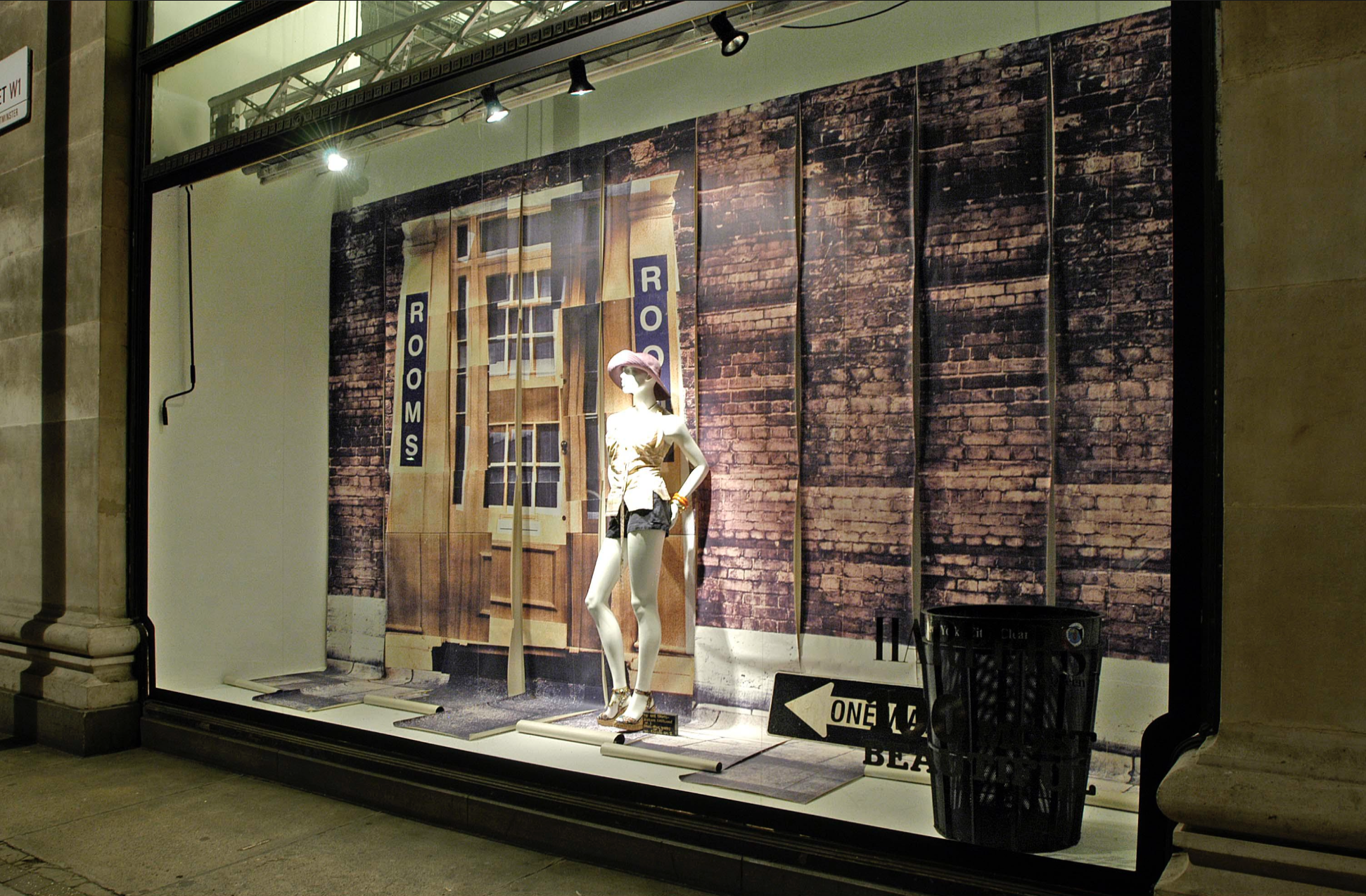 100 Most Beautiful:
A collaboration with Harper's Bazaar and Getty Images. Each window along Oxford Street conceptualized the hundred most beautiful women across decades of style and culture, with side windows dedicated to pivotal films of the time —