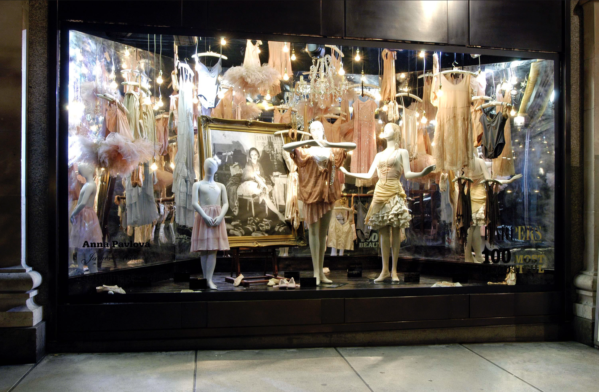 100 Most Beautiful:
A collaboration with Harper's Bazaar and Getty Images. Each window along Oxford Street conceptualized the hundred most beautiful women across decades of style and culture, with side windows dedicated to pivotal films of the time —