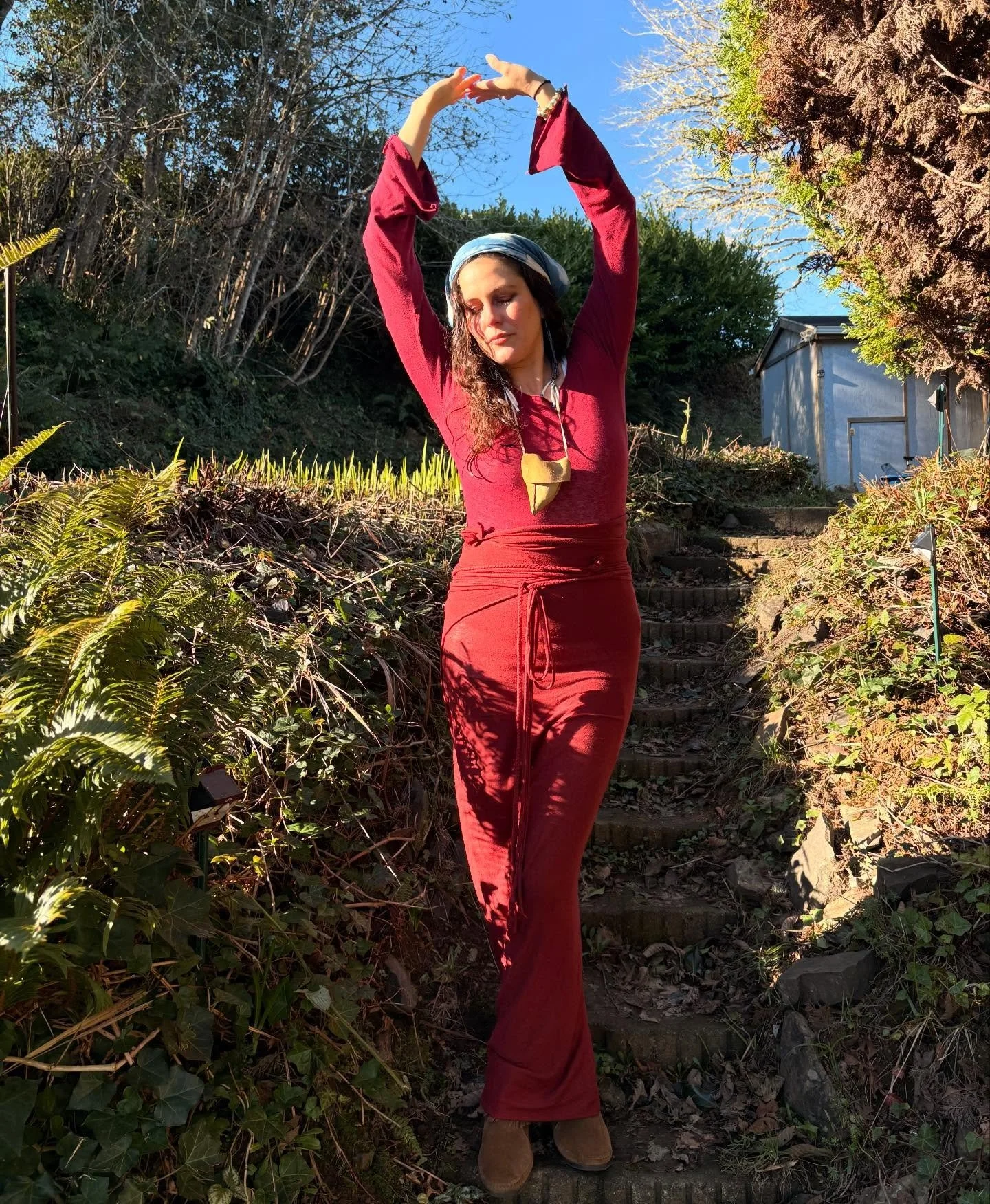 I love this photo of @aislinn.kerckhaert in her rosey red set 🌹