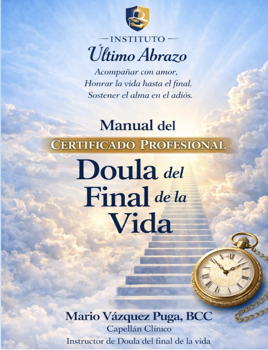 La portada de un manual titulado «Manual del Diplomado», con el subtítulo «del final de la vida» y la palabra «Doula» en una tipografía de gran tamaño. La portada presenta una brújula sobre una superficie arenosa, con la luz del sol de fondo. El manu