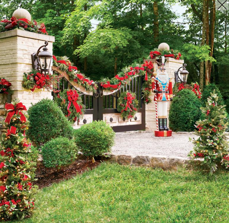 Christmas Gate Porch Décor