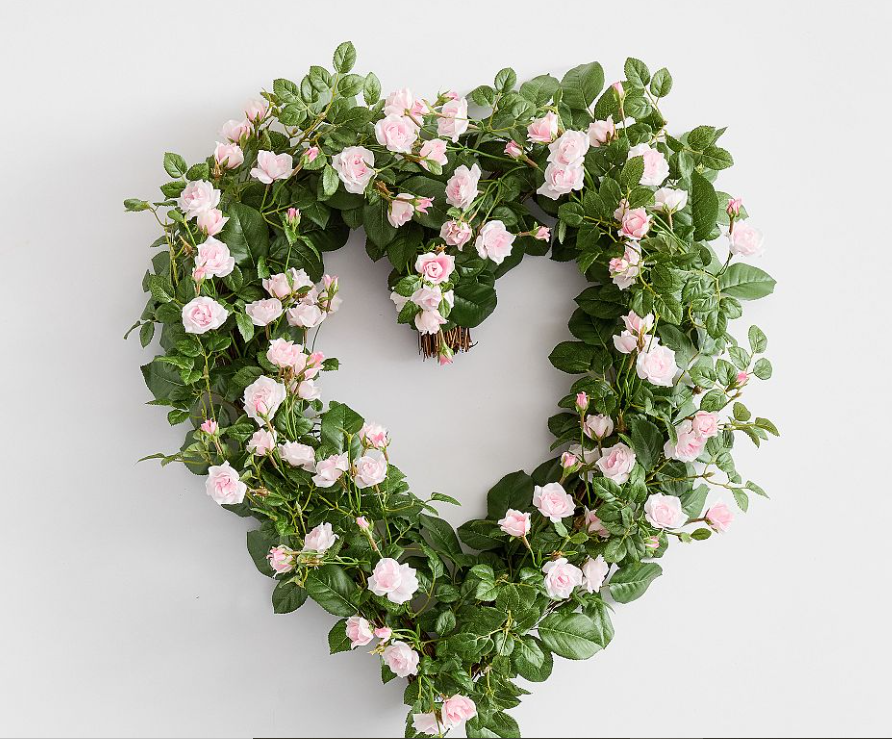 Valentine_Heart-Wreath_1.png