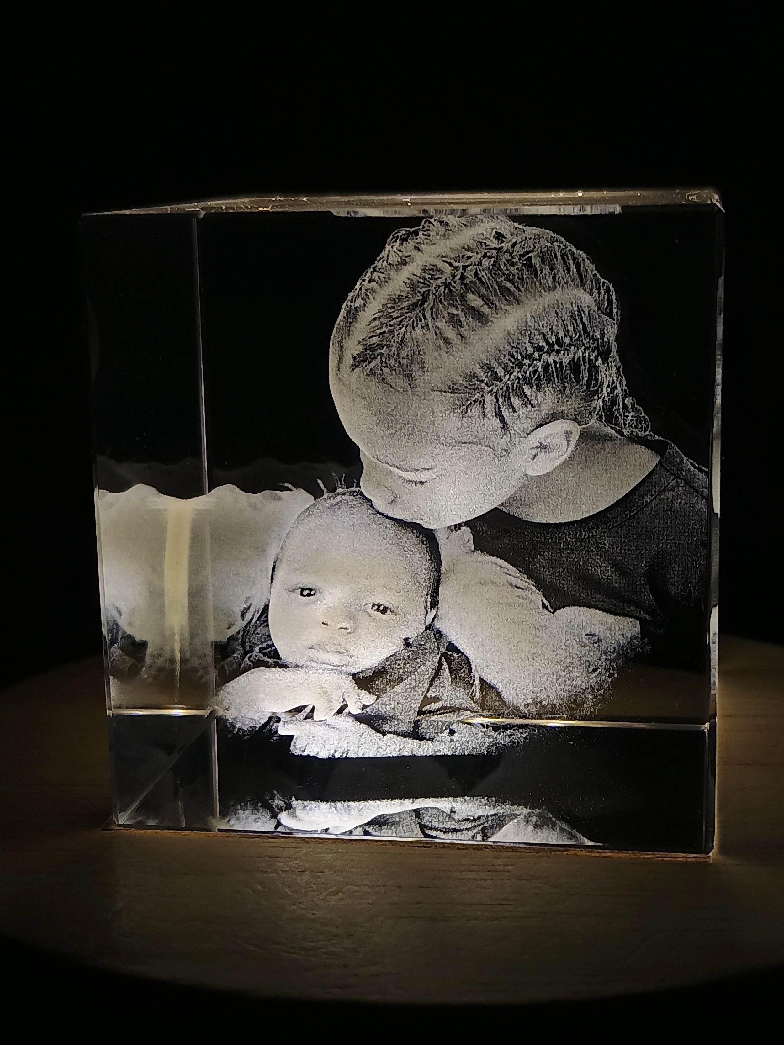 K9 Crystal Cube 3D Photo and Engraving 2